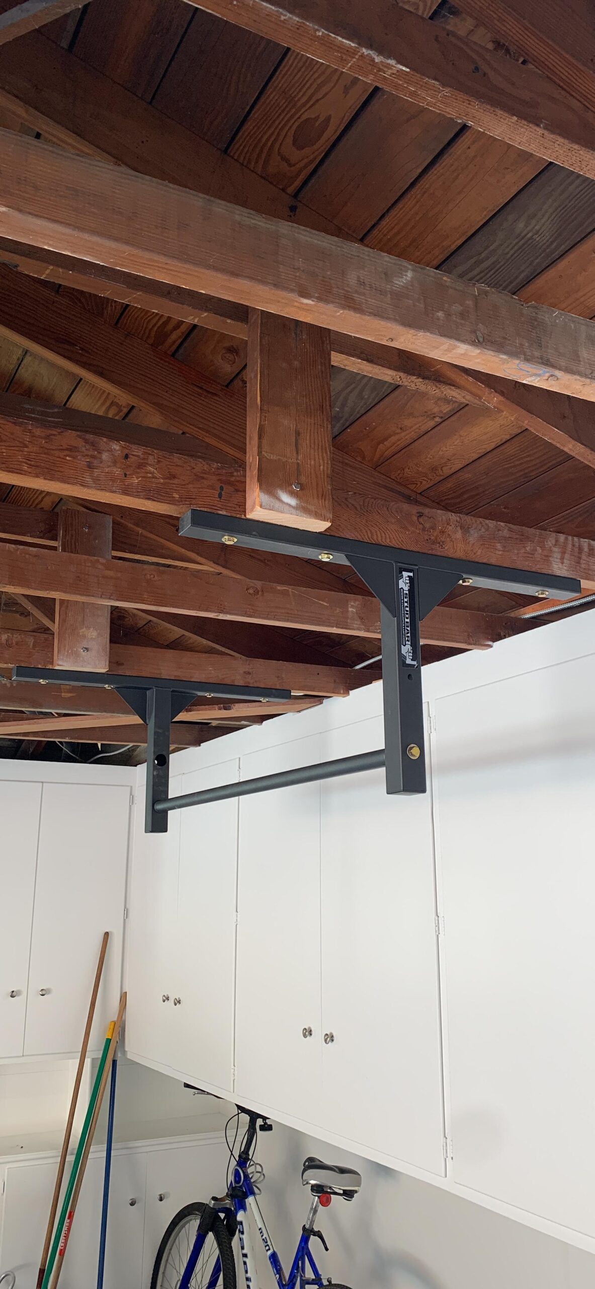 Stud Bar Heavy-Duty Pull-Up Bar - Ceiling or Wall Mount - Gym-Quality Steel, 600 lb Capacity - Fits 9 ft Ceilings customer photo 2