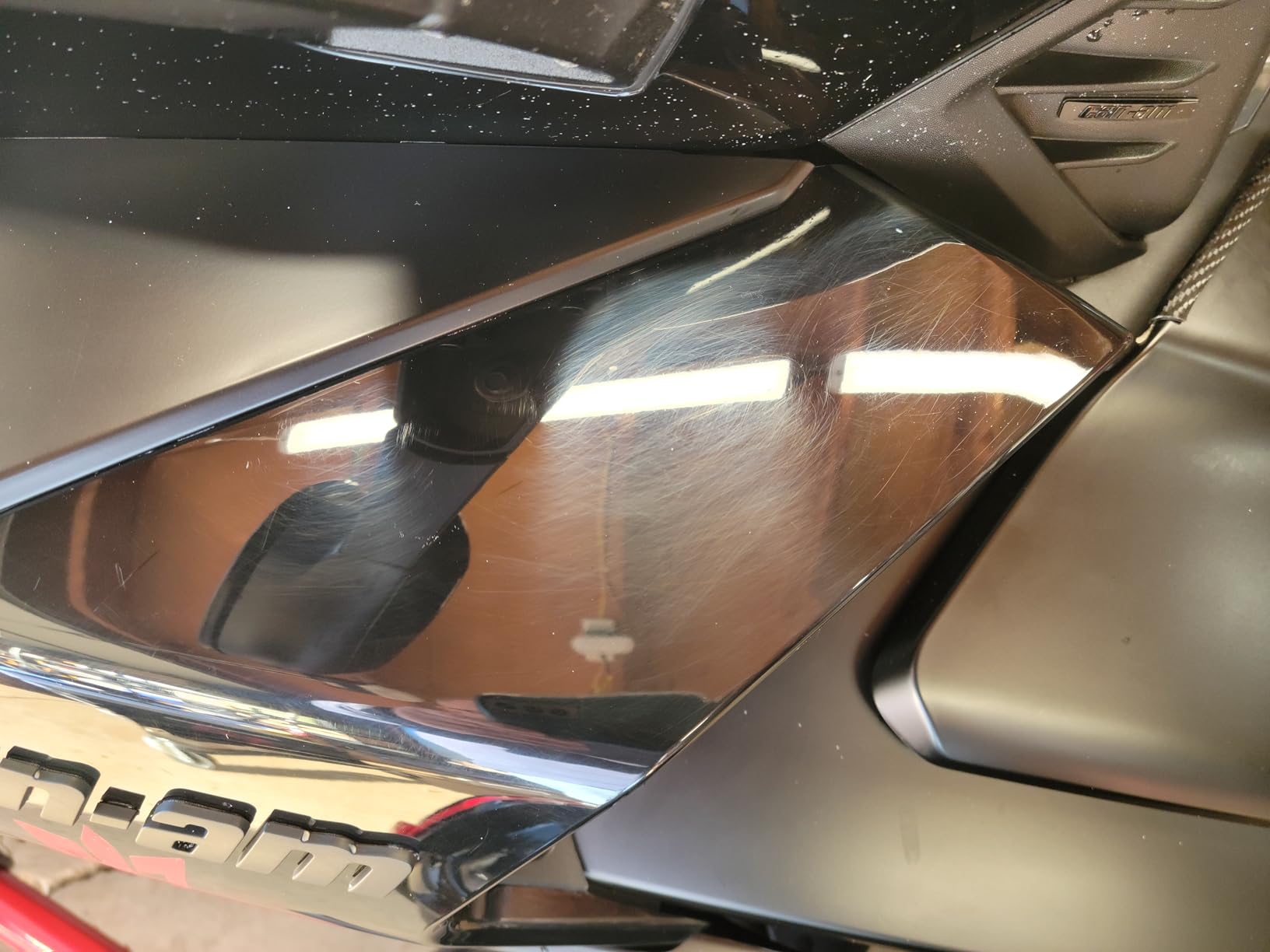 Meguiar's Mirror Glaze M105 Ultra-Cut Compound, Pro-Grade Car Compound for Removing Scratches and Heavy Swirls, Restores Gloss and Clarity, Car Guy Gifts for Men and Women Who Love to Detail, 8 Oz customer photo 1