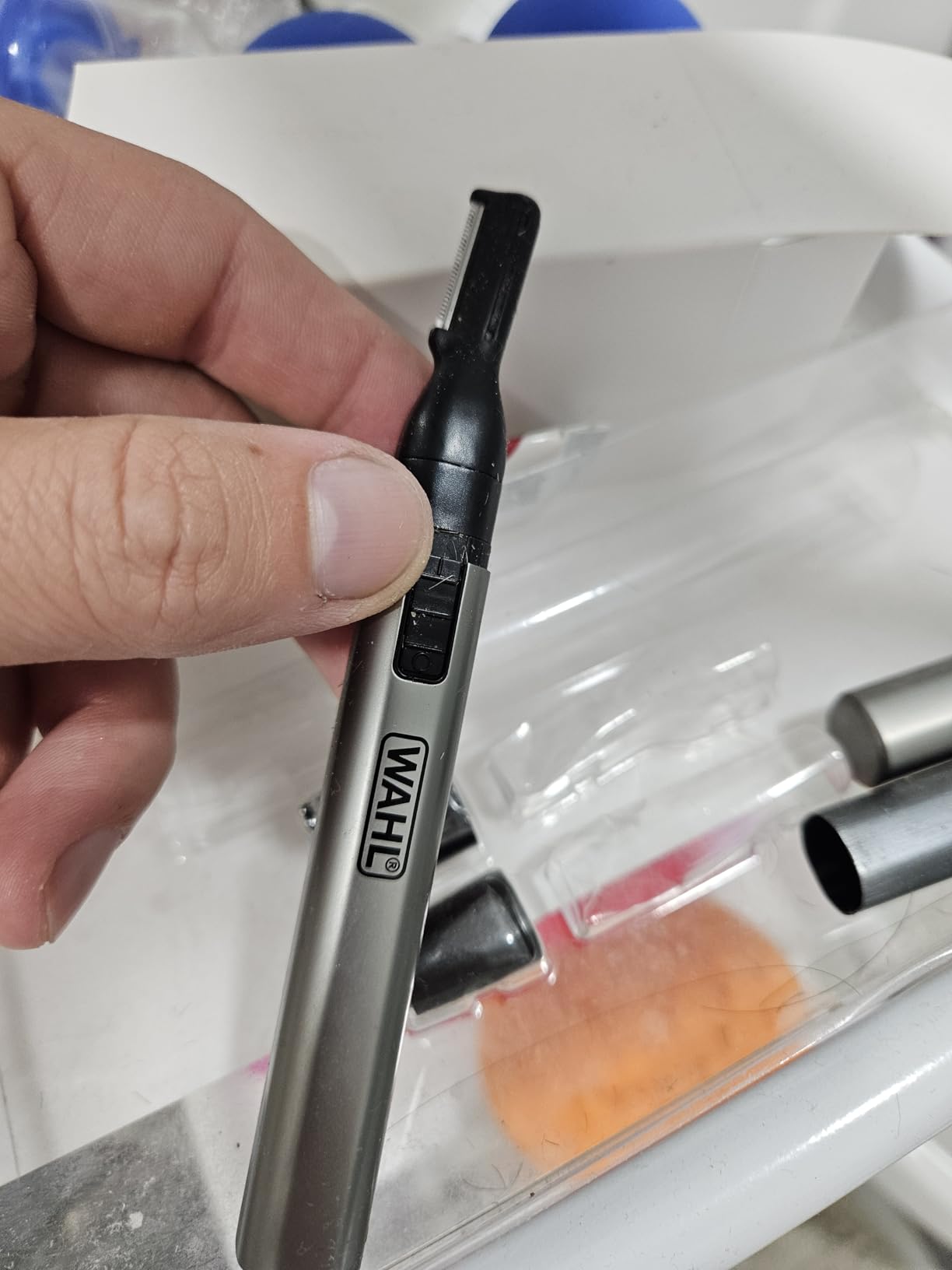 Wahl Micro Groomsman Battery Personal Trimmer for Eyebrows, Nose & Ear - Compact Quick Touch-Up Hair Trimmer for Eyebrows, Neckline, Nose, And Ear Hair With Rinseable Heads - Model 5640-600 customer photo 1