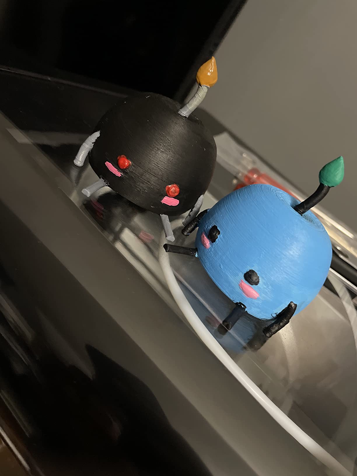 Vallejo - Surface Primer Color | White Acrylic Primer 60 ml (2.02 fl.oz.) | Matte Finish and Fast Drying | Perfect for Airbrushing and Great Adhesion to Figurines and Scale Models customer photo 2