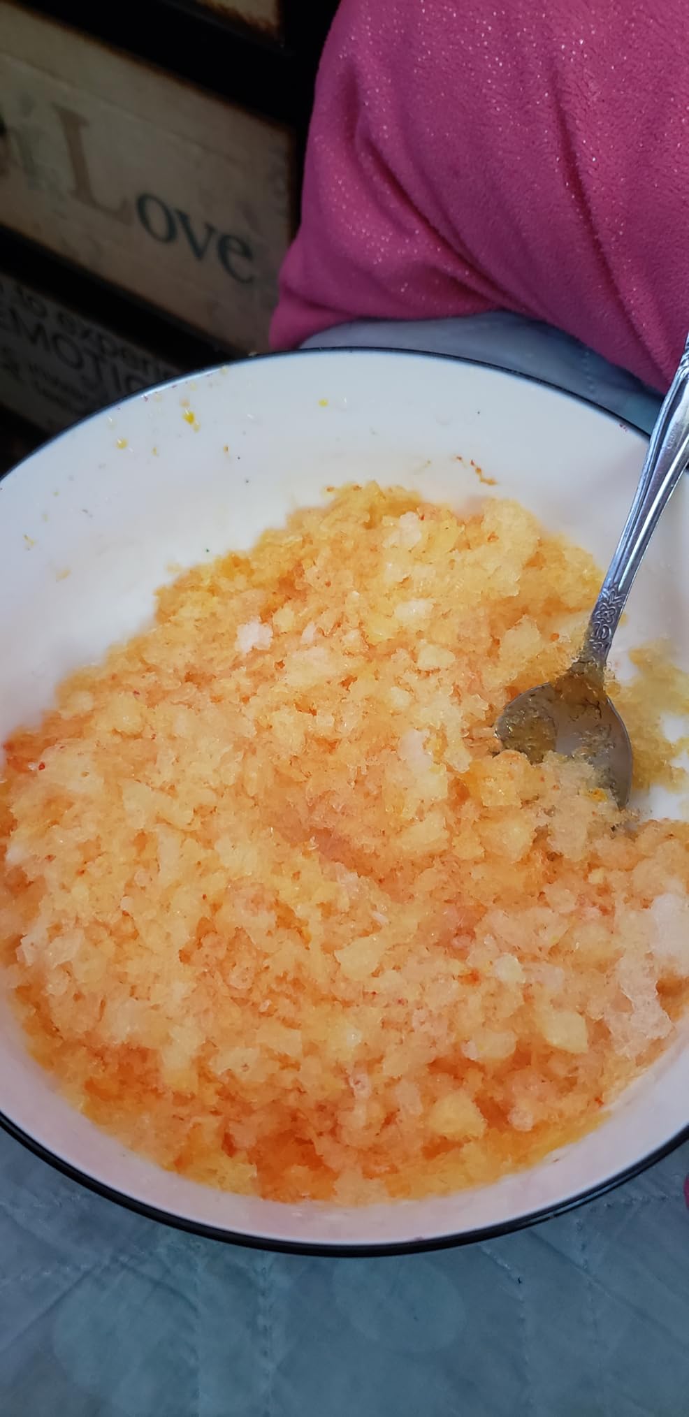 Hawaiian Shaved Ice S900A Snow Cone and Shaved Ice Machine with 2 Reusable Plastic Ice Mold Cups, Non-slip Mat, Instruction Manual, 1-year Manufacturer's Warranty, 120V, White customer photo 1