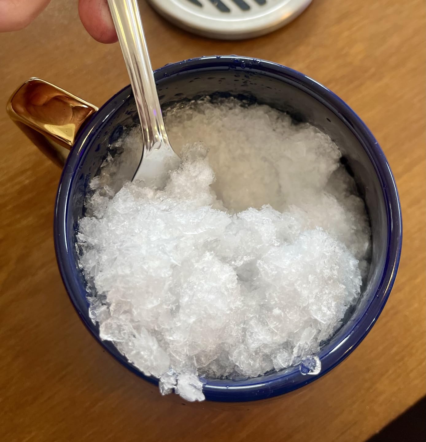 Hawaiian Shaved Ice S900A Snow Cone and Shaved Ice Machine with 2 Reusable Plastic Ice Mold Cups, Non-slip Mat, Instruction Manual, 1-year Manufacturer's Warranty, 120V, White customer photo 2