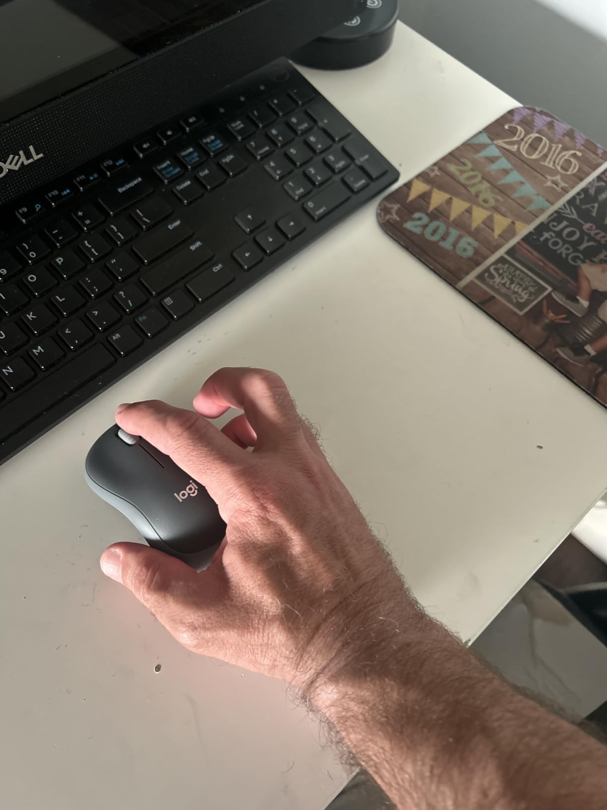 Logitech M185 Wireless Mouse, 2.4GHz with USB Mini Receiver, 12-Month Battery Life, 1000 DPI Optical Tracking, Ambidextrous PC/Mac/Laptop - Swift Grey customer photo 2