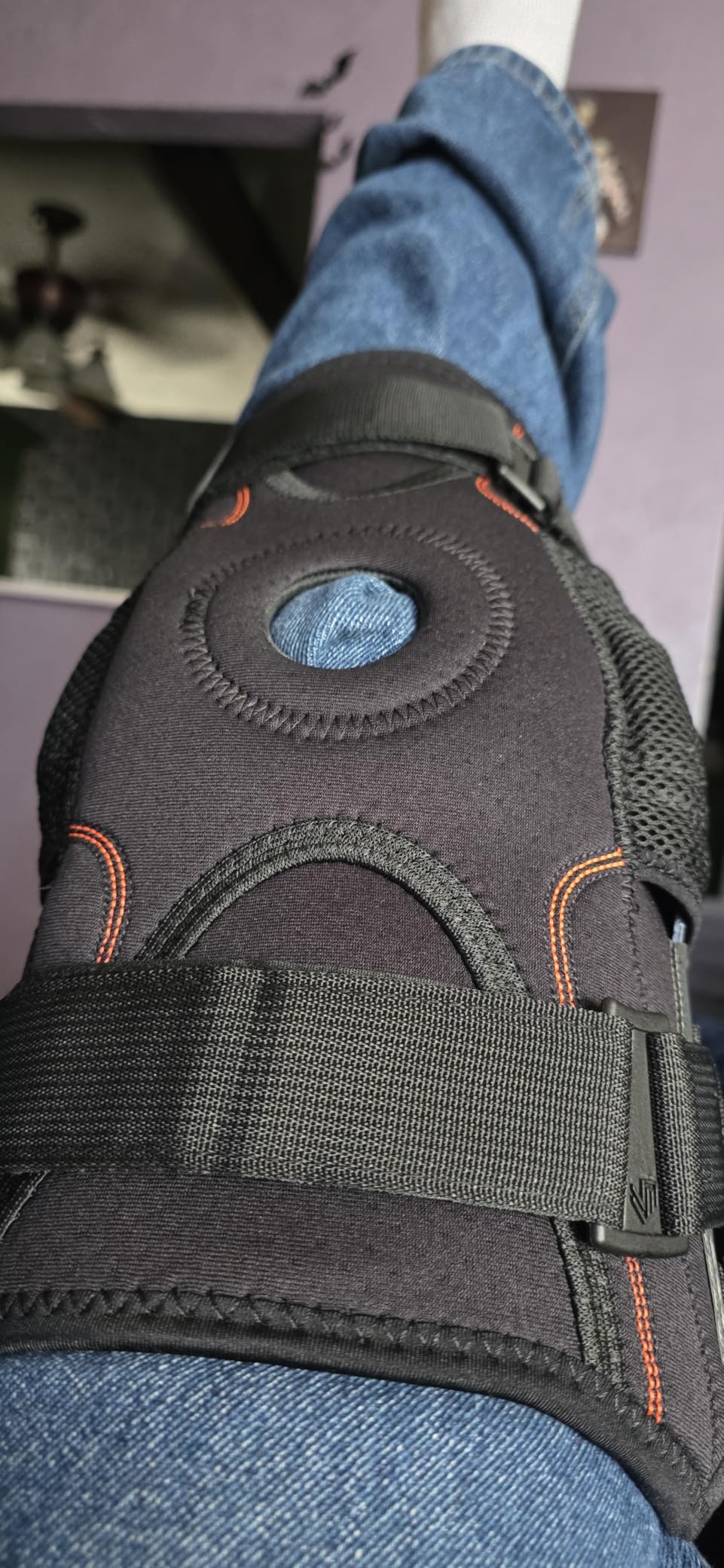 Shock Doctor Knee Brace, Compression Knee Brace for Men & Women, Hinged Knee Brace with Side Stabilizers, Maximum Support, Adjustable Dual Hinges, Knee Braces and Knee Support customer photo 1