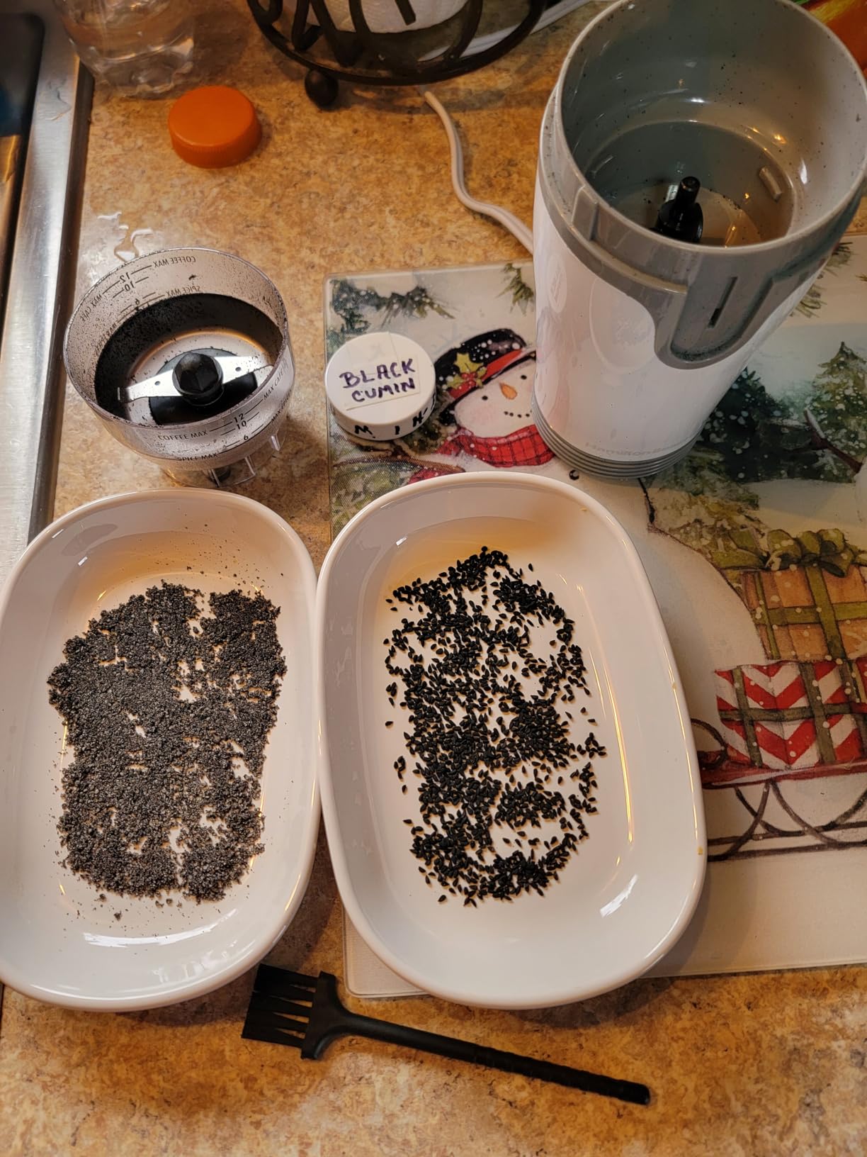 Hamilton Beach Fresh Grind Electric Coffee Grinder for Beans, Spices and More, Stainless Steel Blades, Removable Chamber, Makes up to 12 Cups, Black customer photo 2