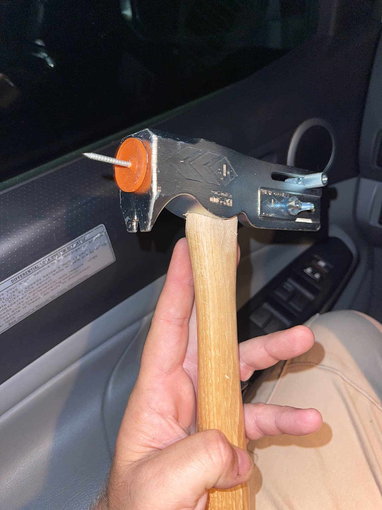 AJC Hatchet MWT-005-MH 17oz Magnet Roofing Hatchet customer photo 1