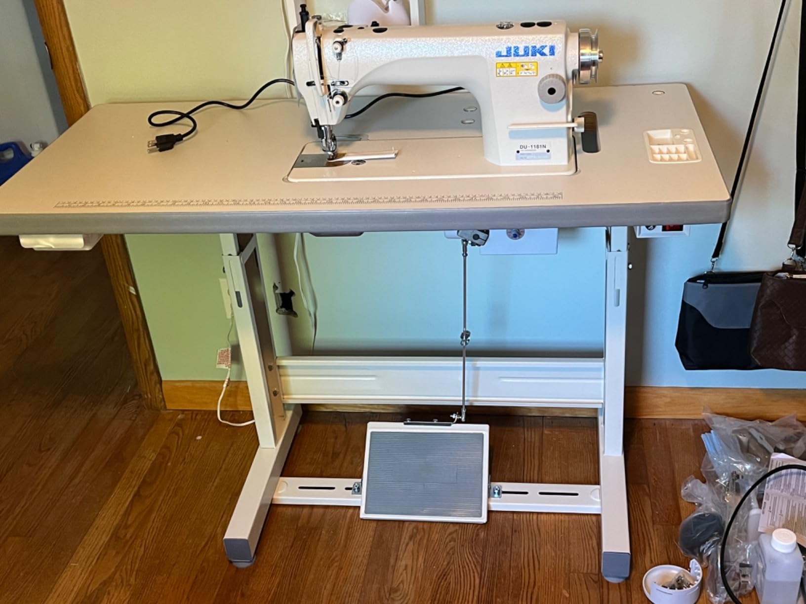 Juki DU-1181 Industrial Top and Bottom Feed Sewing Machine, Servo Motor customer photo 1