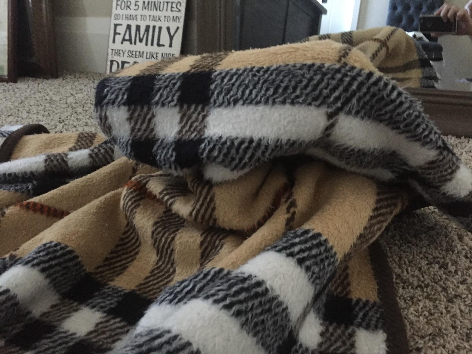 Stamina InLine Back Stretch Bench Upper and Lower Back Stretcher - No Inversion Decompression Fitness Equipment - Up to 250 lbs Weight Capacity customer photo 2