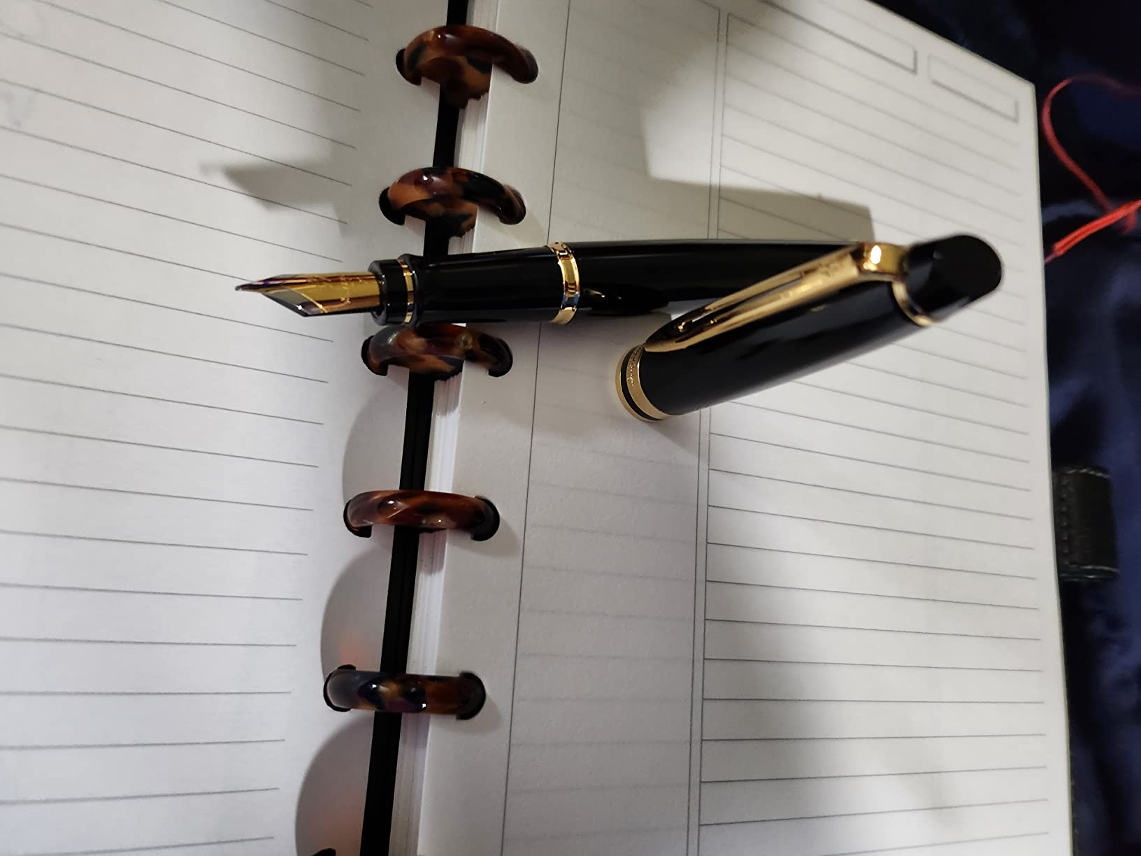 Waterman Expert Fountain Pen Gloss Black with 23k Gold Trim Fine Nib Gift Box customer photo 1