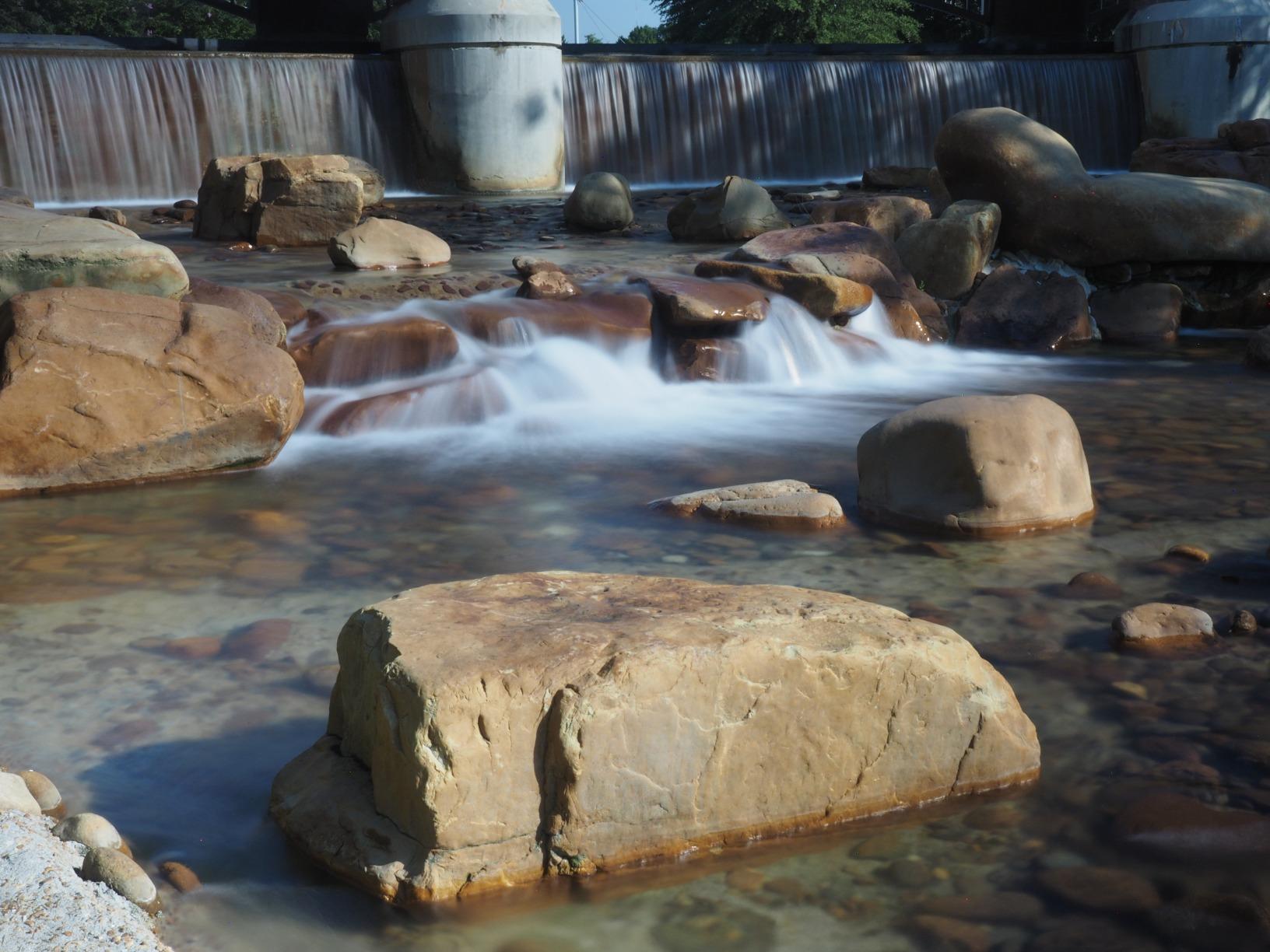 Tiffen 82VND 82mm Variable Neutral Density Camera Filter - 2 to 8-Stop Light Control Film and Digital/Video/Photography customer photo 2