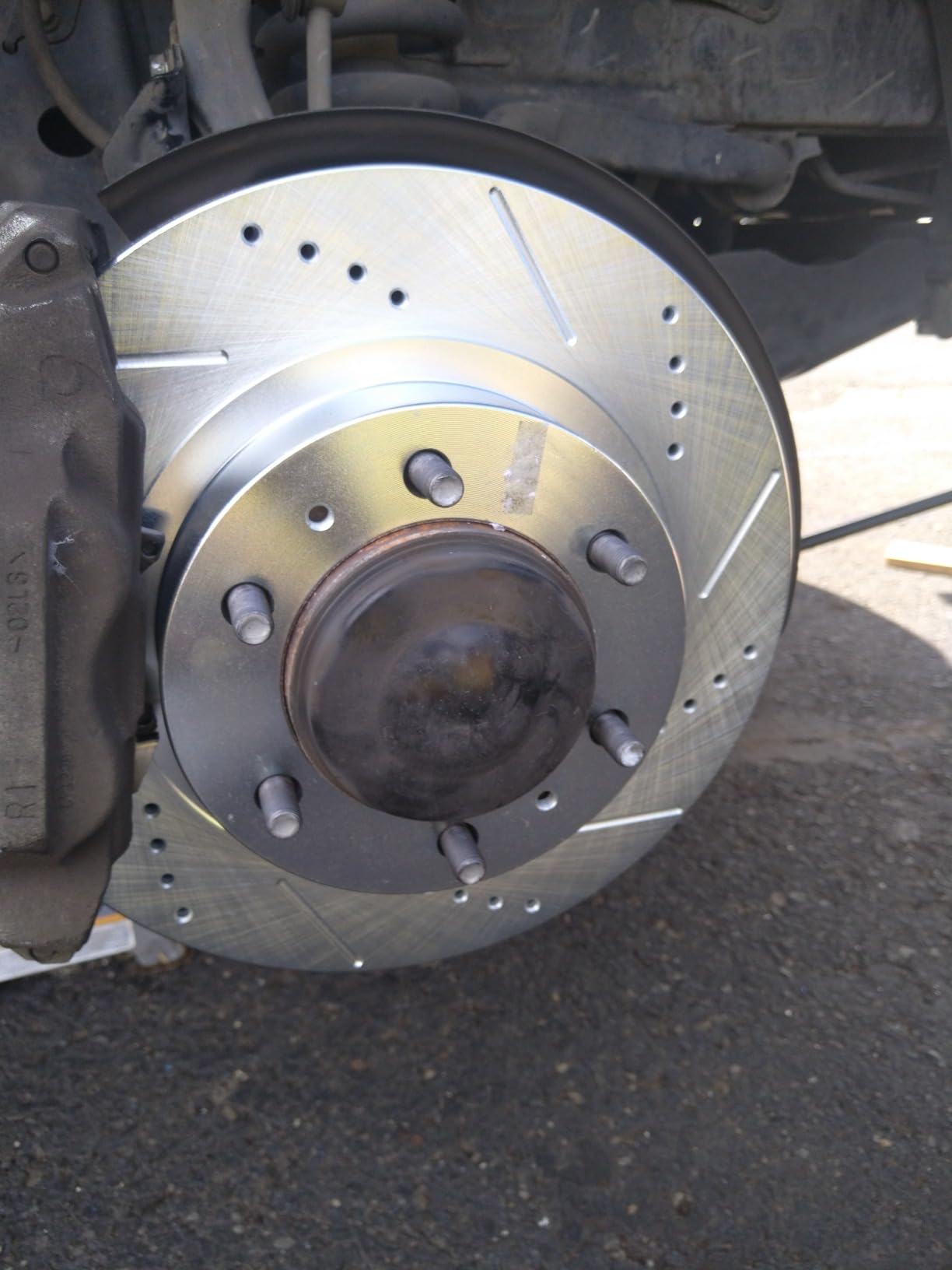Front Brake Kit For Toyota 4Runner 2003-09 | FJ Cruiser 2007-14 | Tacoma 2005-23 - Truck & Tow Carbon Fiber Ceramic Brake Pads + Drilled & Slotted Rotors Upgrade customer photo 2