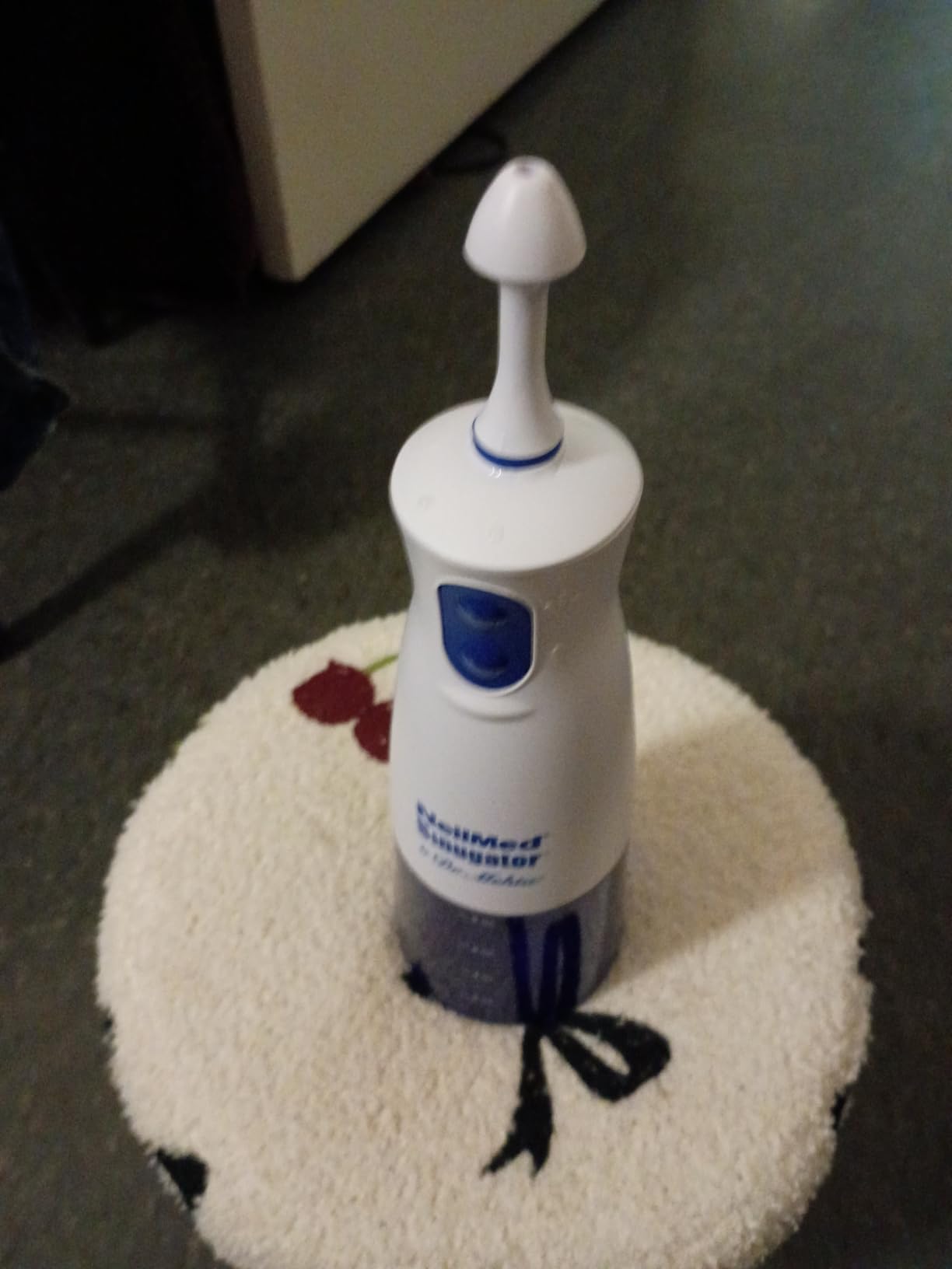 NeilMed Sinugator Cordless Pulsating Nasal Wash Kit with One Irrigator, 30 Premixed Packets and 3 AA Batteries(Pack of 1) customer photo 1