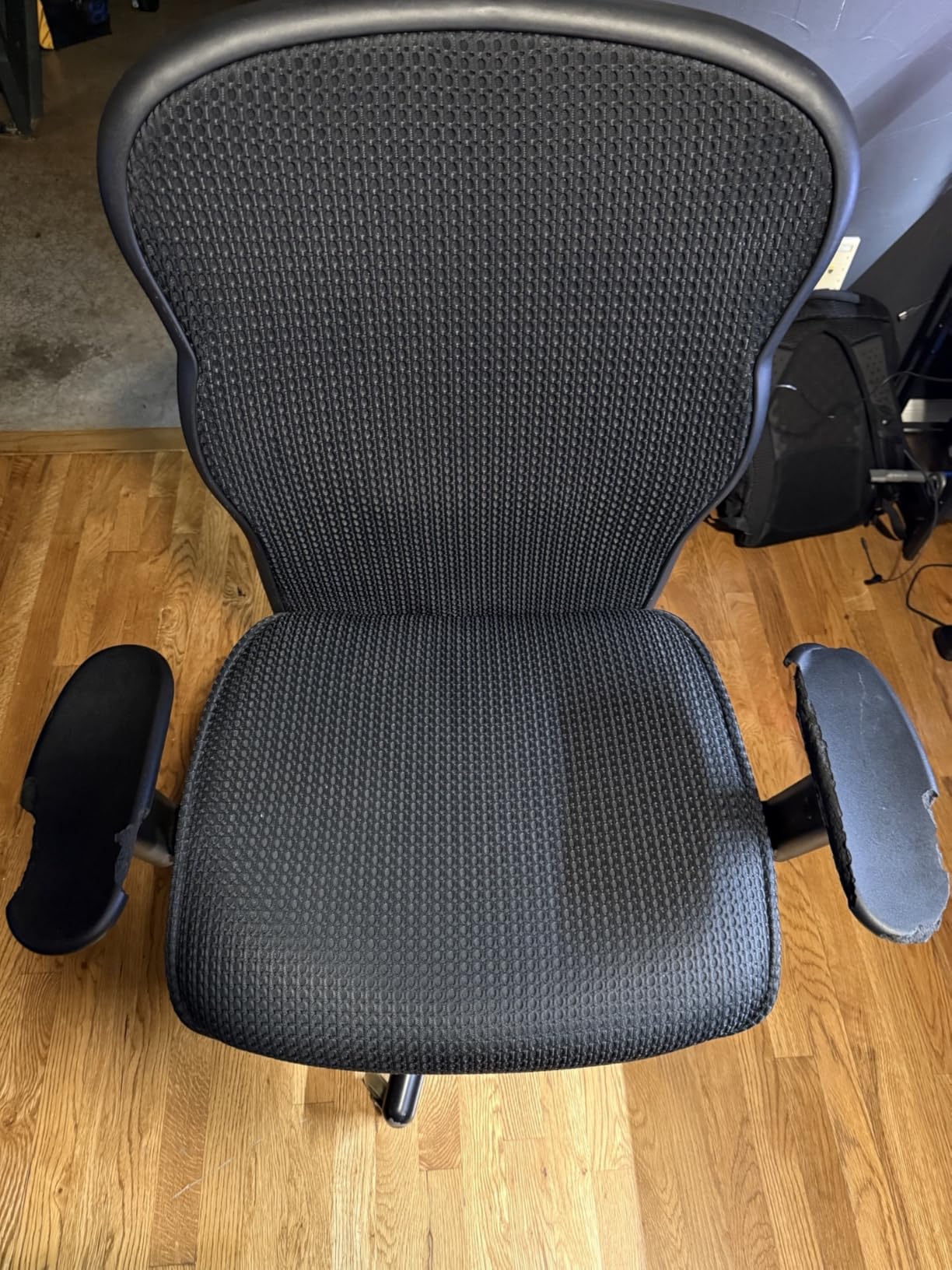 HON Wave Big and Tall Office Chair with Adjustable Arms, 450 lbs Capacity, Ergonomic, Breathable Mesh Desk Chair with Wheels, 360 Swivel, Heavy Duty Tilt Recline, Black customer photo 2