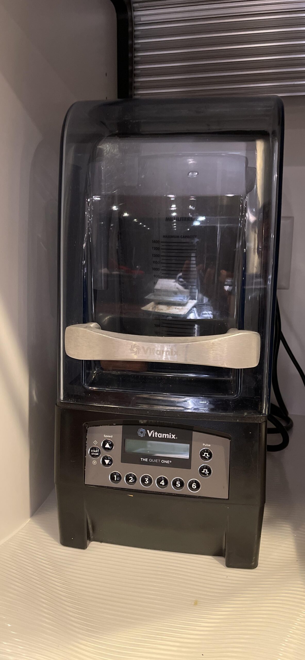 Vitamix 36019 Quiet One Blender, 48 oz, Black customer photo 1