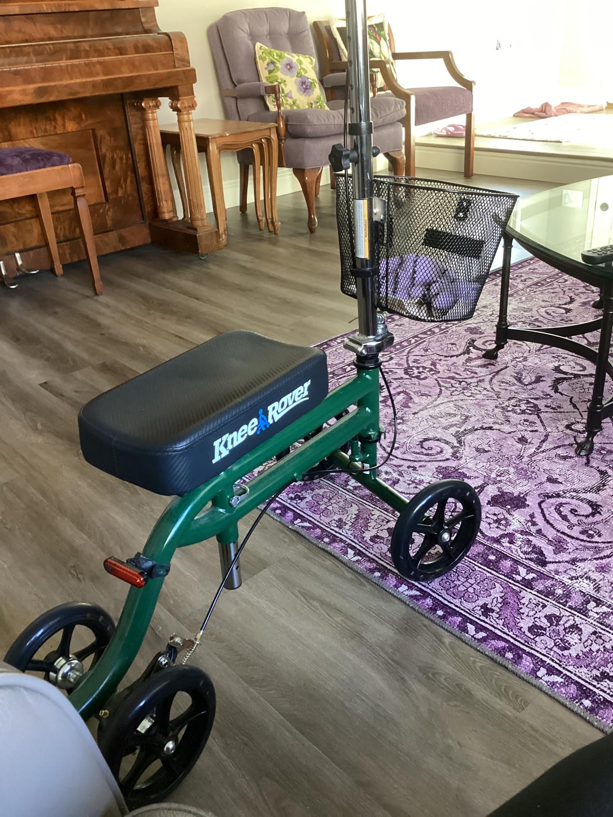 KneeRover Steerable Knee Scooter Knee Walker for Adults for Foot Surgery, Broken Ankle, Foot Injuries - Foldable Knee Rover Scooter for Broken Foot Injured Leg Crutch Alternative with Basket Green customer photo 1