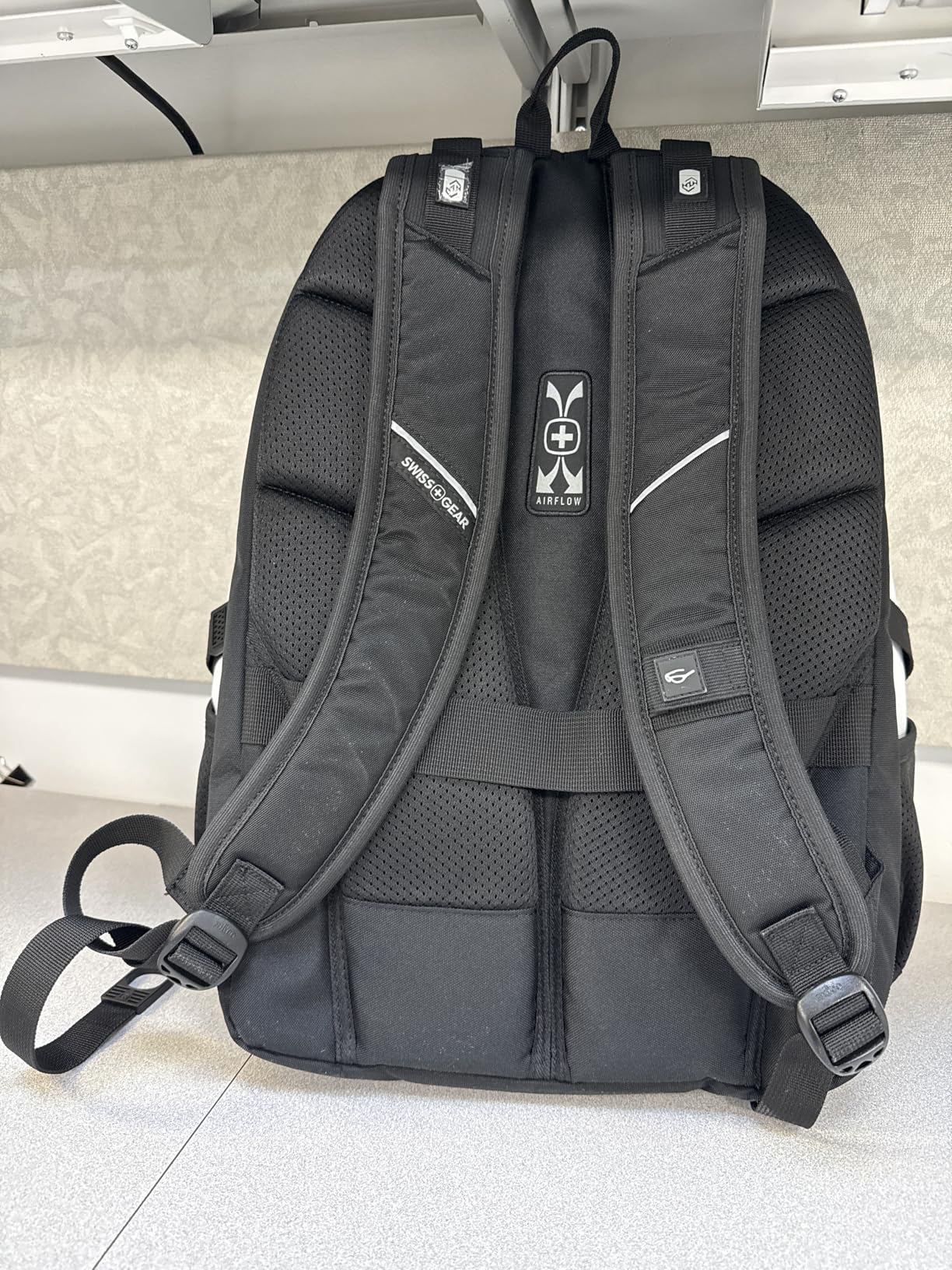 SWISSGEAR 1900 ScanSmart TSA Laptop Backpack Fits 17 Inch Laptop with RFID Protection and Tablet Pocket, Black, 19-Inch customer photo 2