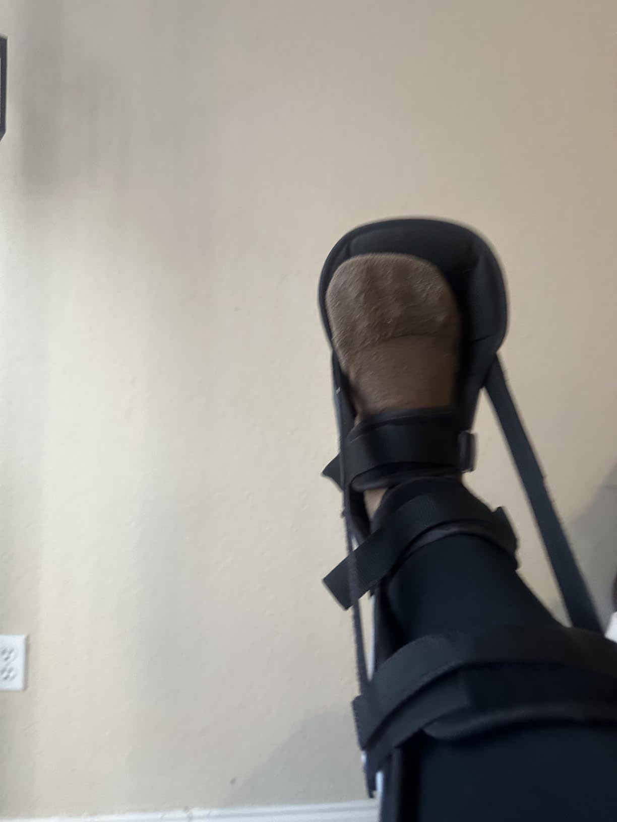 United Ortho Plantar Fasciitis Adjustable Leg Support Brace Fits Right or Left Foot for Soreness Relief, Foot Pain and Stretching, Medium, Black customer photo 1