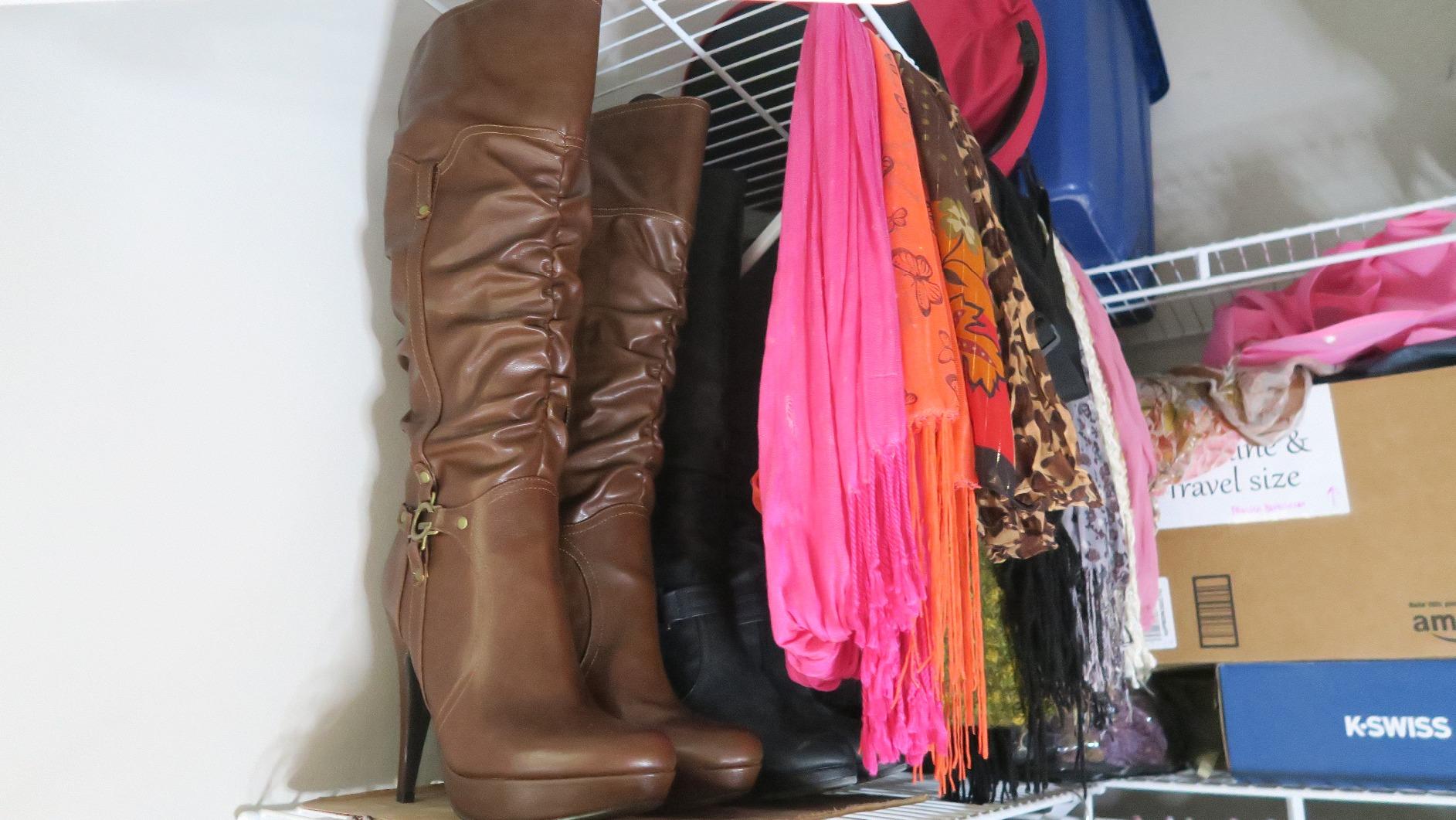 Household Essentials Cedarfresh Boot Shapers, 2 Pairs, Plastic Boot Inserts, Black customer photo 2