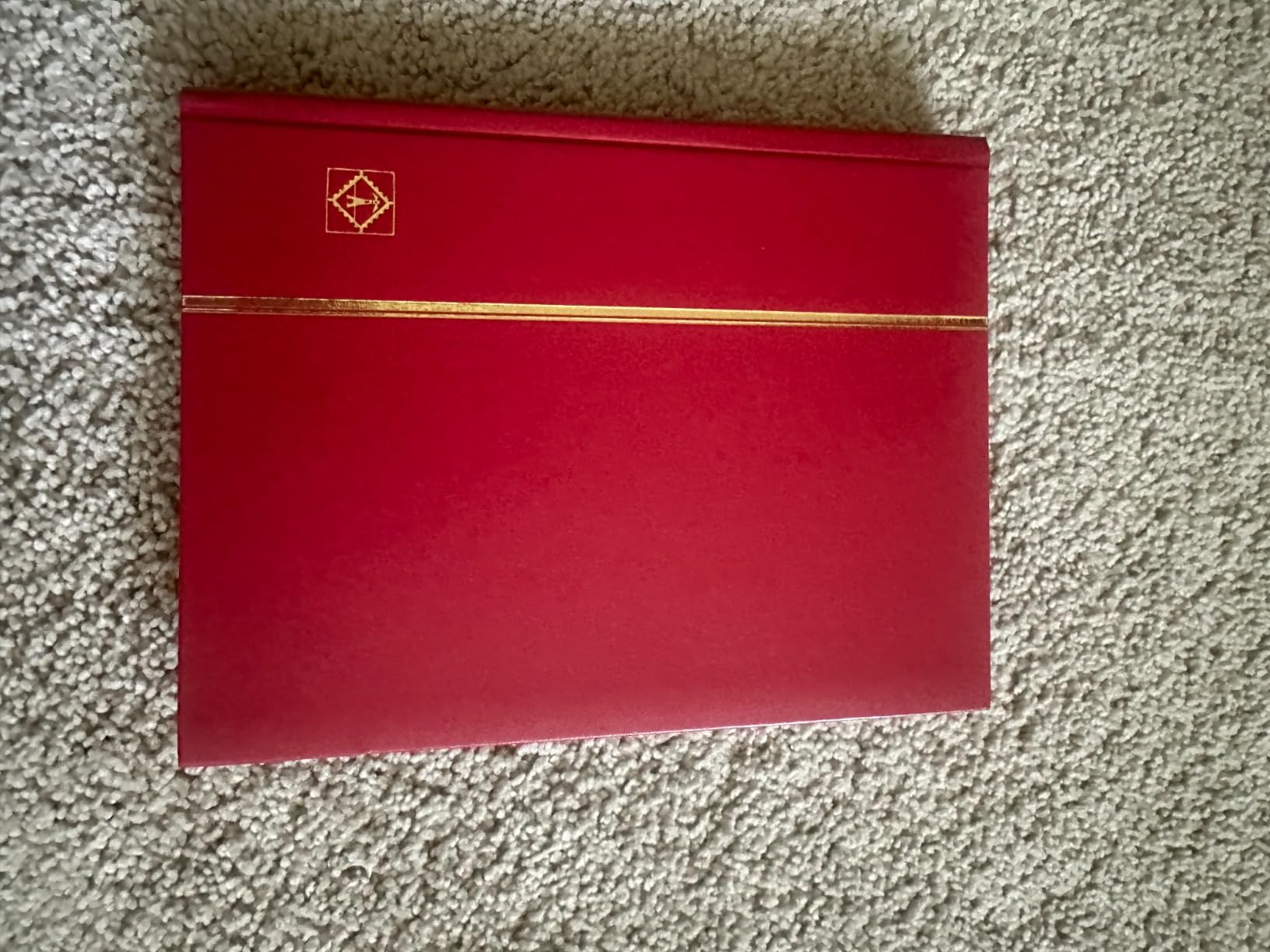 LIGHTHOUSE BASIC Hard Cover Stockbook for Stamps - 32 Black Cardstock A5 Pages with Clear Strips - Red customer photo 2