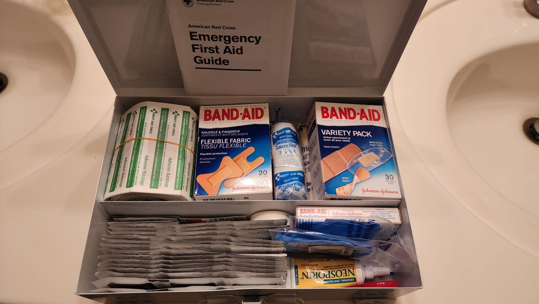 First Aid Only 9302-25M 25-Person Contractor's First Aid Kit for Home Renovation, Job Sites, and Construction Vehicles, 178 Pieces, White customer photo 1