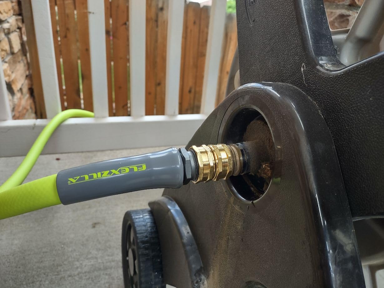 Flexzilla Garden Hose 5/8 in. x 100 ft., Lightweight All-Weather Water Hose, Durable and Flexible, Leak-Free Connections customer photo 2
