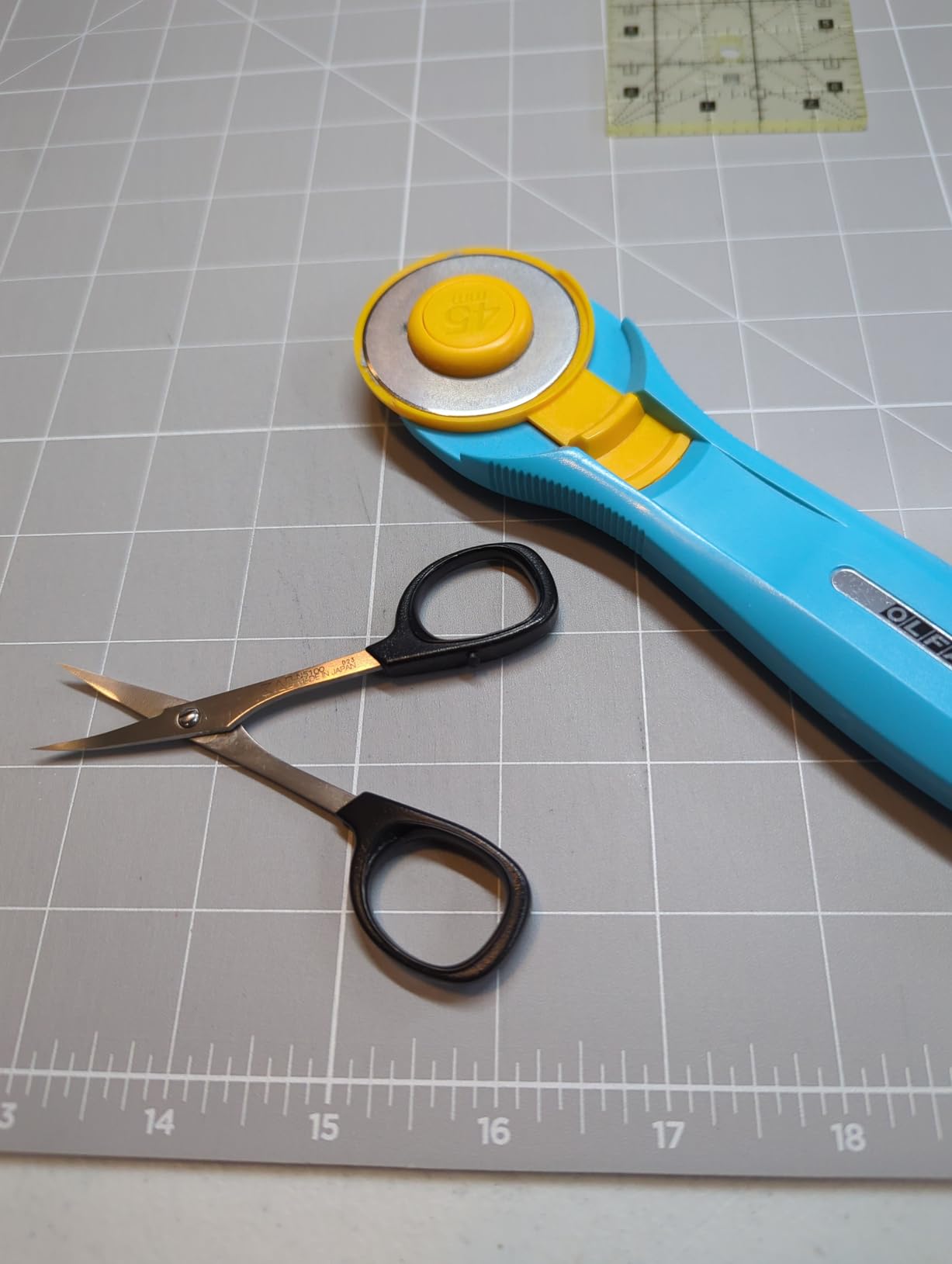 Kai 5100C 4-inch Curved Tip Needlecraft Scissors customer photo 1