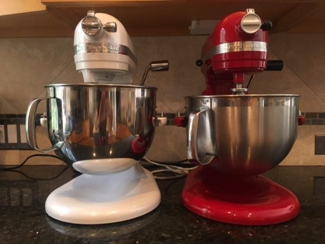 KitchenAid Professional 600 Series 6 Quart Bowl-Lift Stand Mixer KP26M1XVB, Very Black customer photo 1
