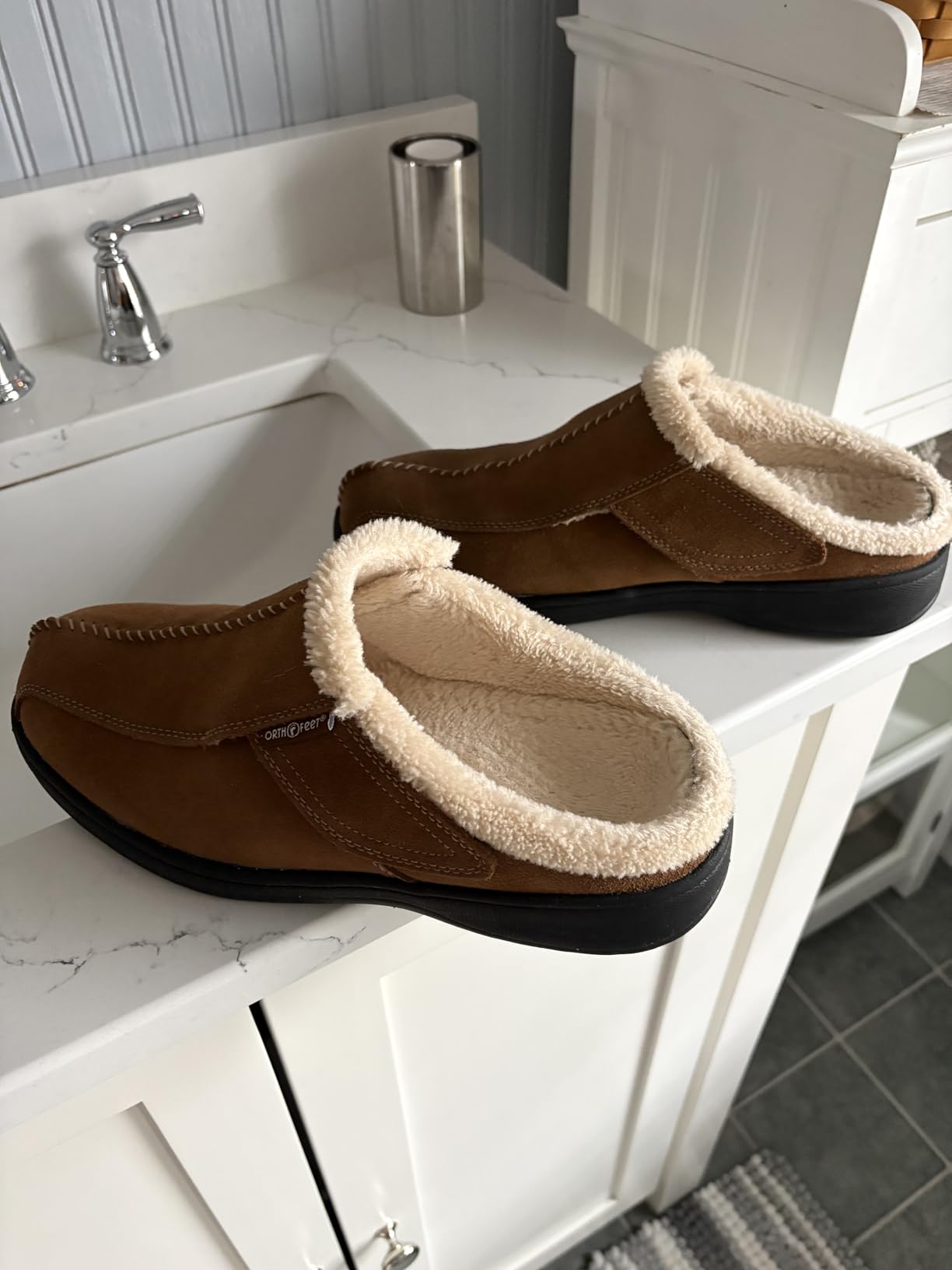 Orthofeet Men's Orthopedic Asheville Adjustable Faux Fur Lined Slipper customer photo 2