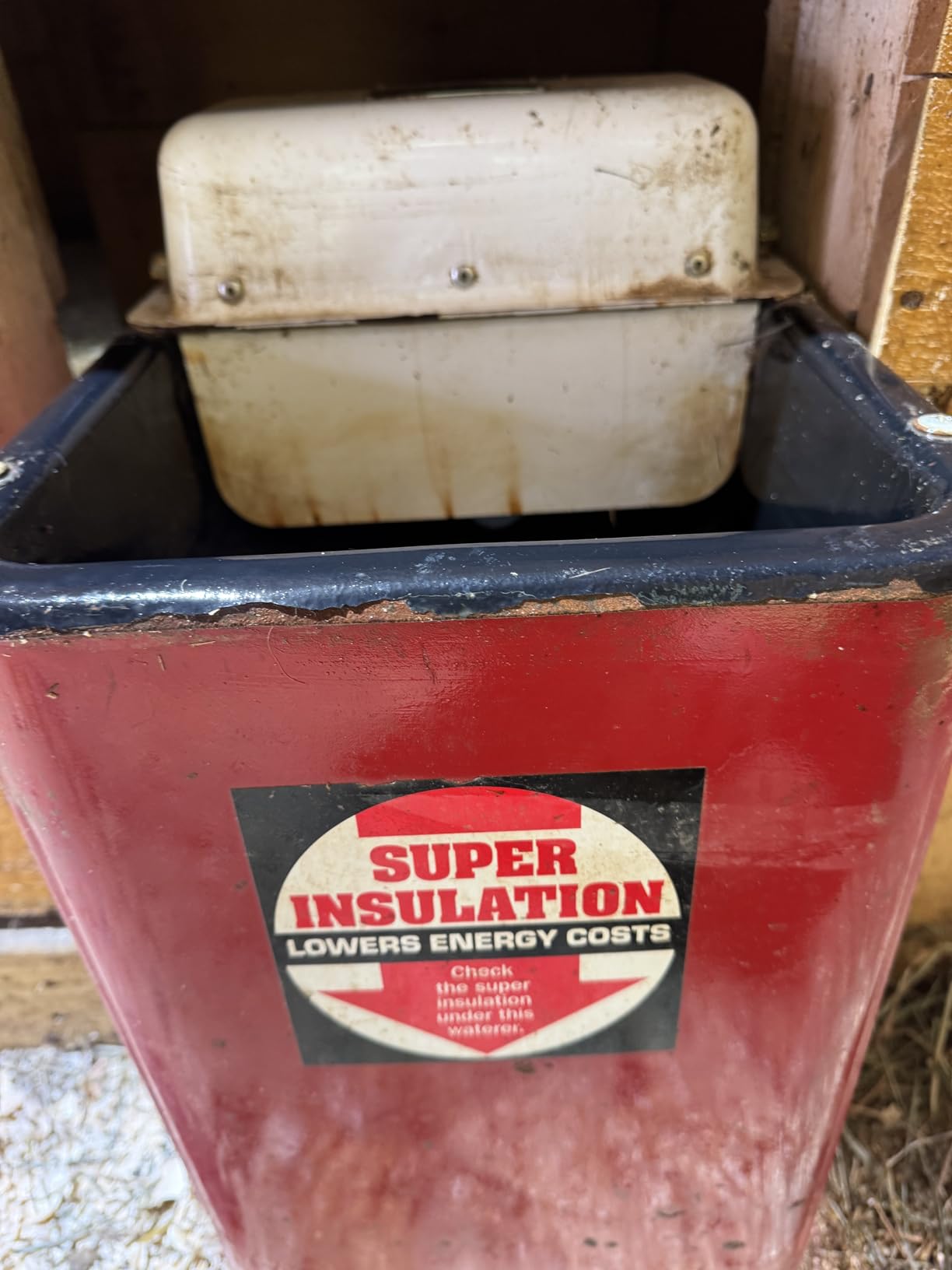 Brower Super Insulated Electric Heated Livestock Waterer with Extra Thick Polyurethane Foam, Double Trough Design for Lawn and Garden, Red customer photo 2