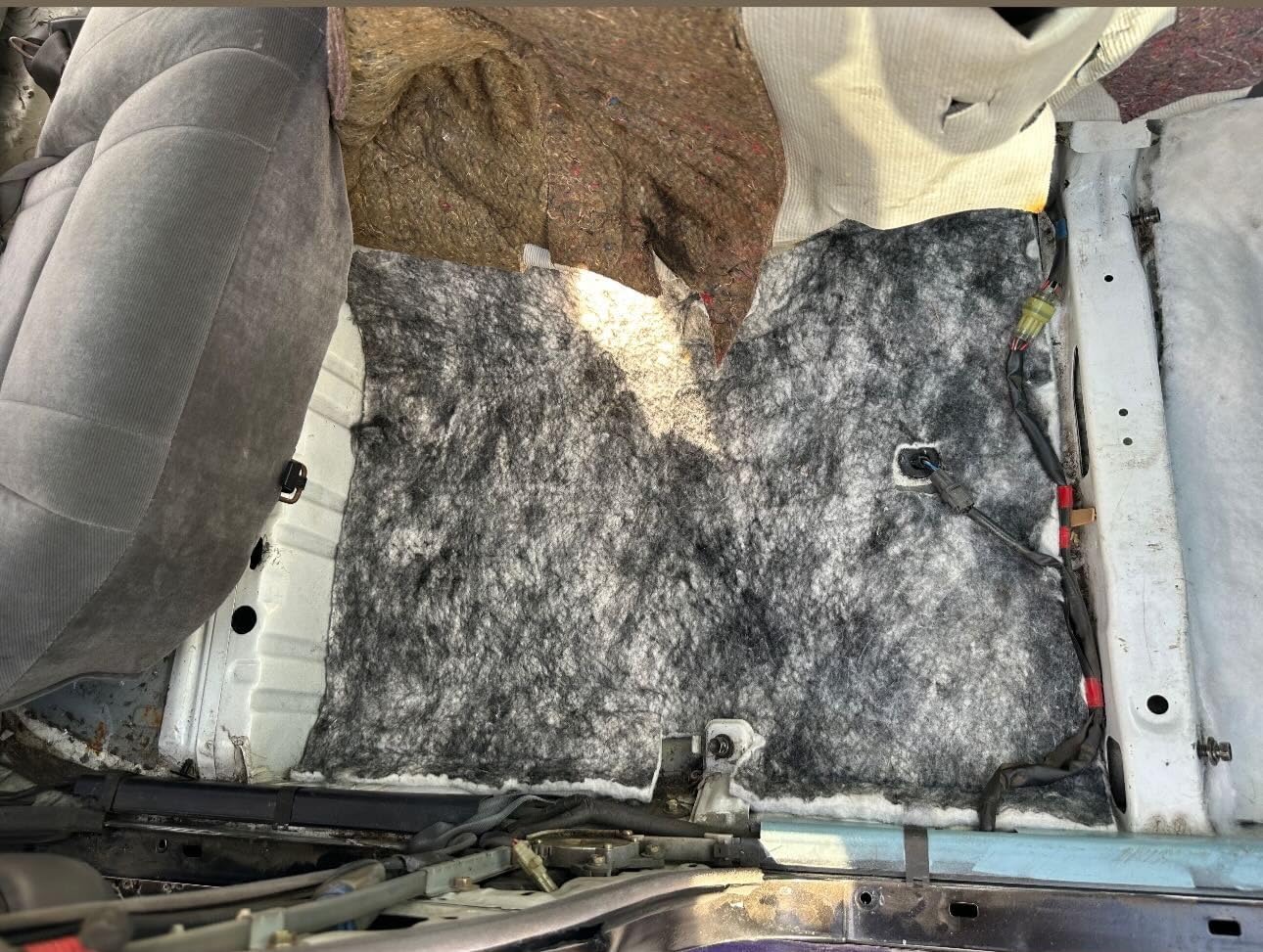 Design Engineering 050113 Under Carpet Lite 70