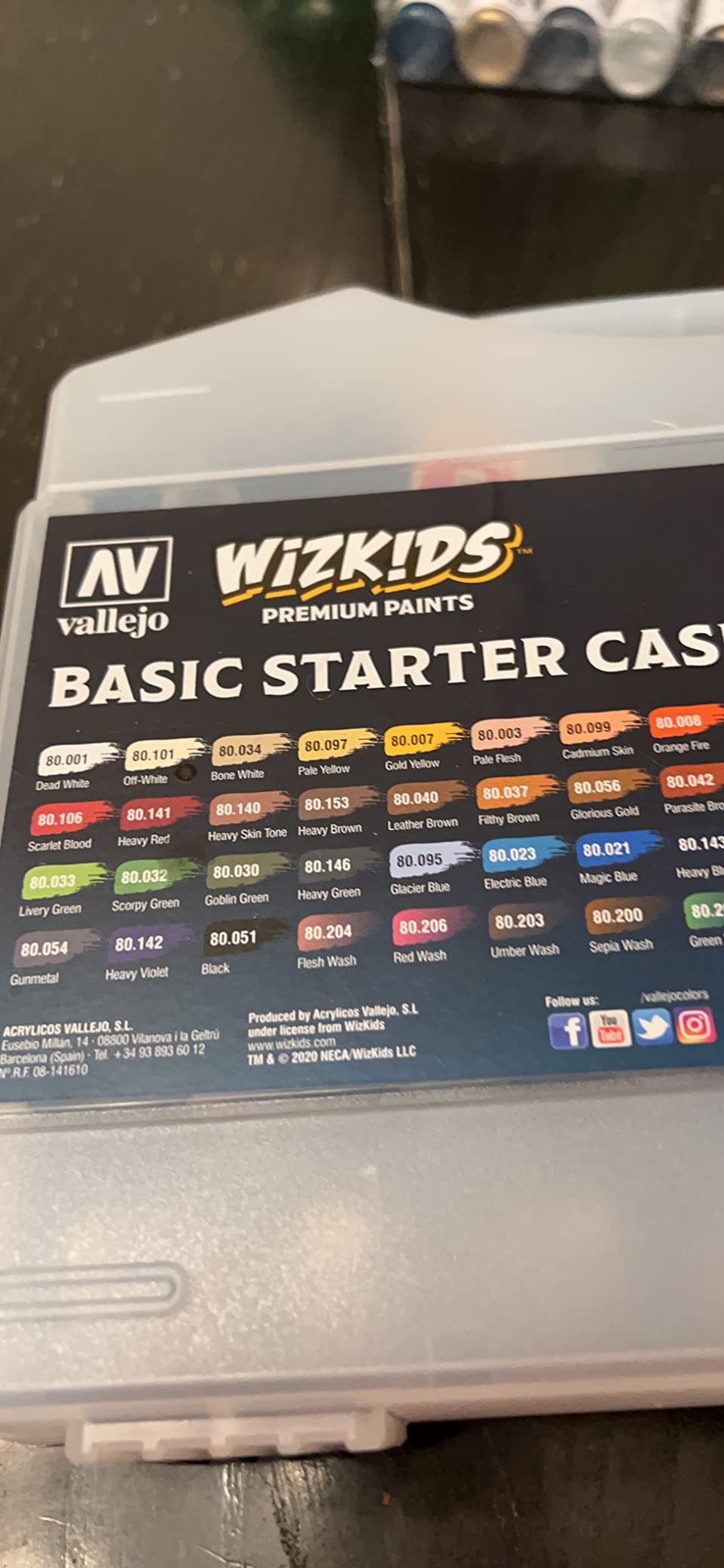 Vallejo - Basic Colors USA Acrylic Paint Set | Model Color | Figure Color Series Historical Miniature Kit to Achieve Historical Accuracy with Artist-Grade Pigments | 16 Bottles x 18 ml (0.60 fl.oz.) customer photo 2