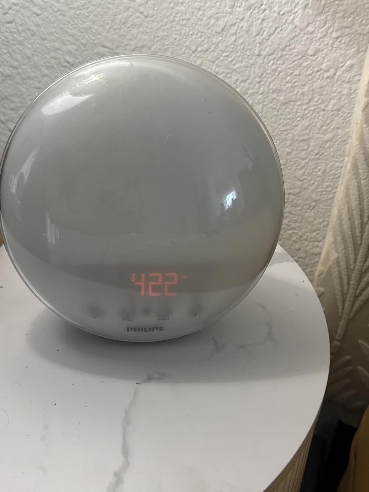 Philips SmartSleep Wake-up Light, Colored Sunrise and Sunset Simulation, 5 Natural Sounds, FM Radio & Reading Lamp, Tap Snooze, HF3520/60 customer photo 2