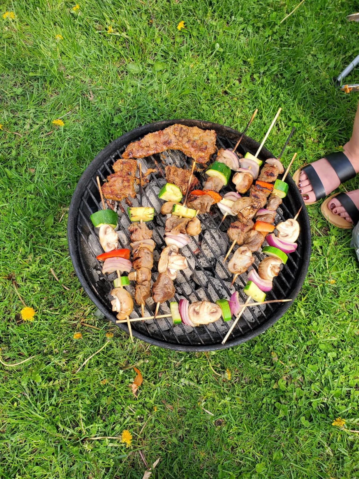 Weber Jumbo Joe Charcoal Grill, 18-Inch, Black - Lightweight Portable Kettle BBQ Grill with Tuck-N-Carry Lid Lock for Camping, Tailgating & Outdoor Cooking customer photo 2