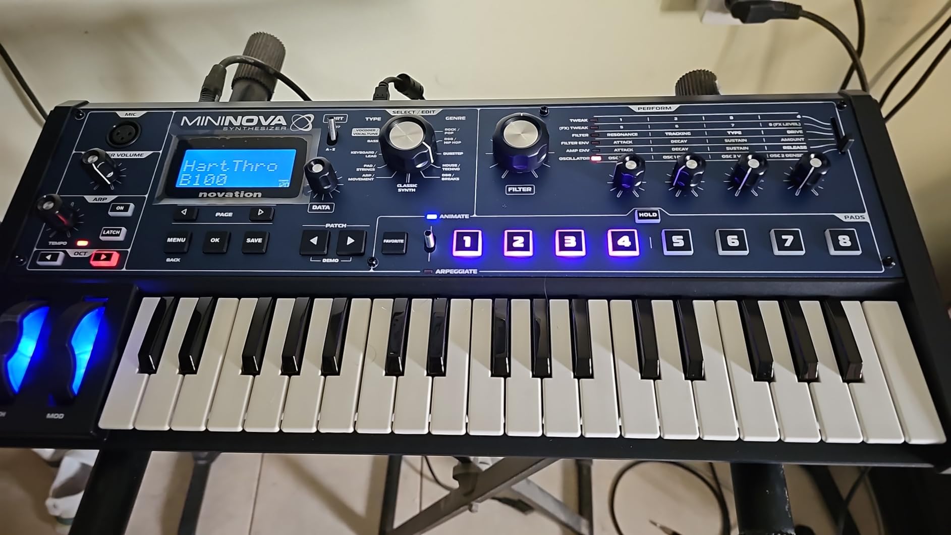 Novation MiniNova Analogue Modeling Compact 37 Mini-key Synth with Pitch-correcting Effect Vocoder customer photo 1