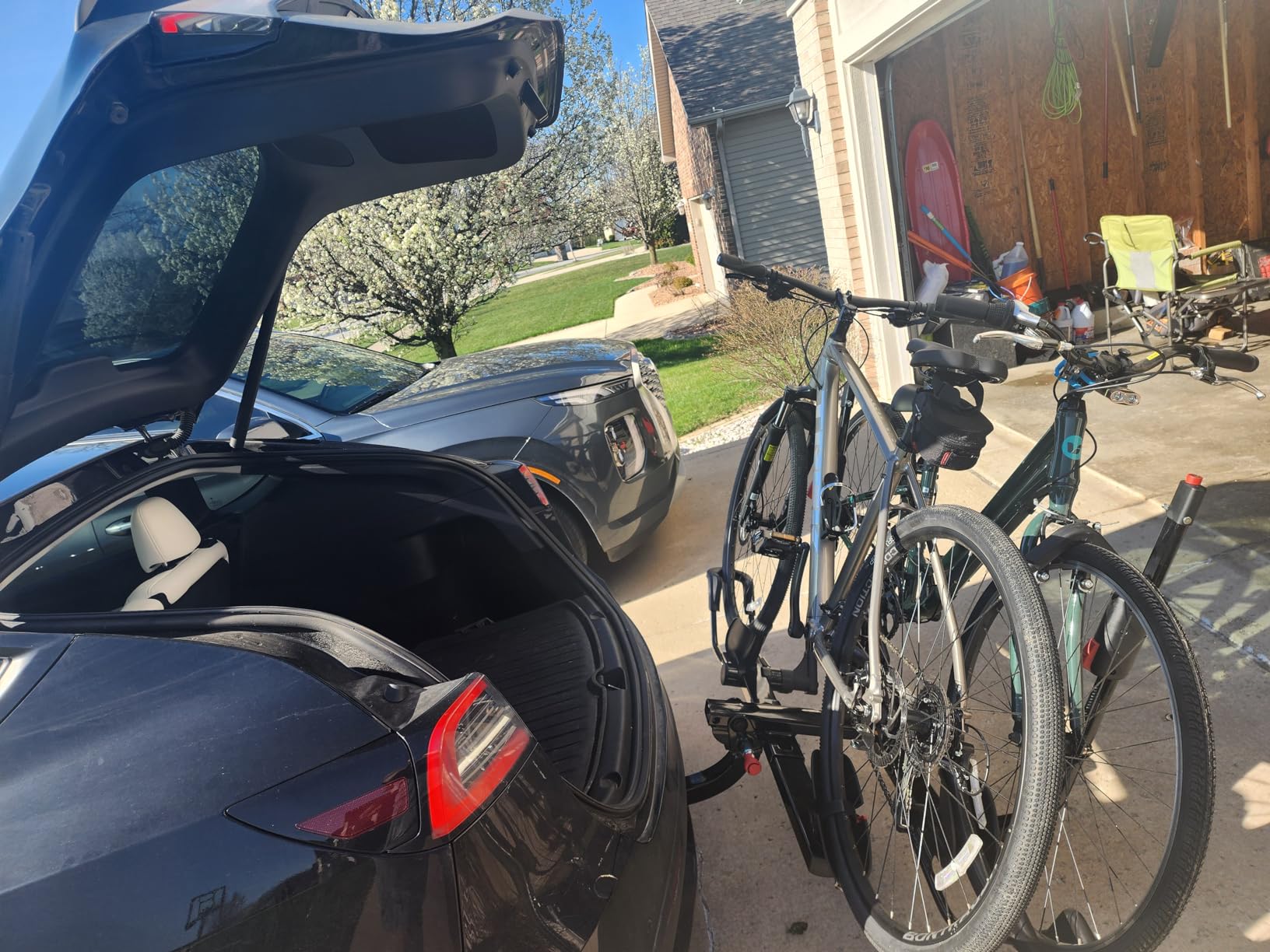 YAKIMA, HoldUp Hitch Mount Tray Bike Rack customer photo 2