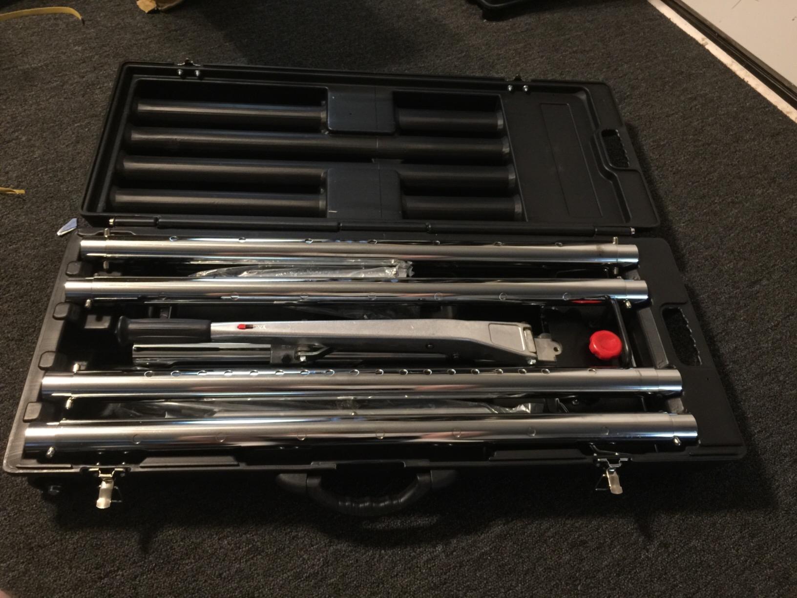 Echelon Power Carpet Stretcher with Case customer photo 1