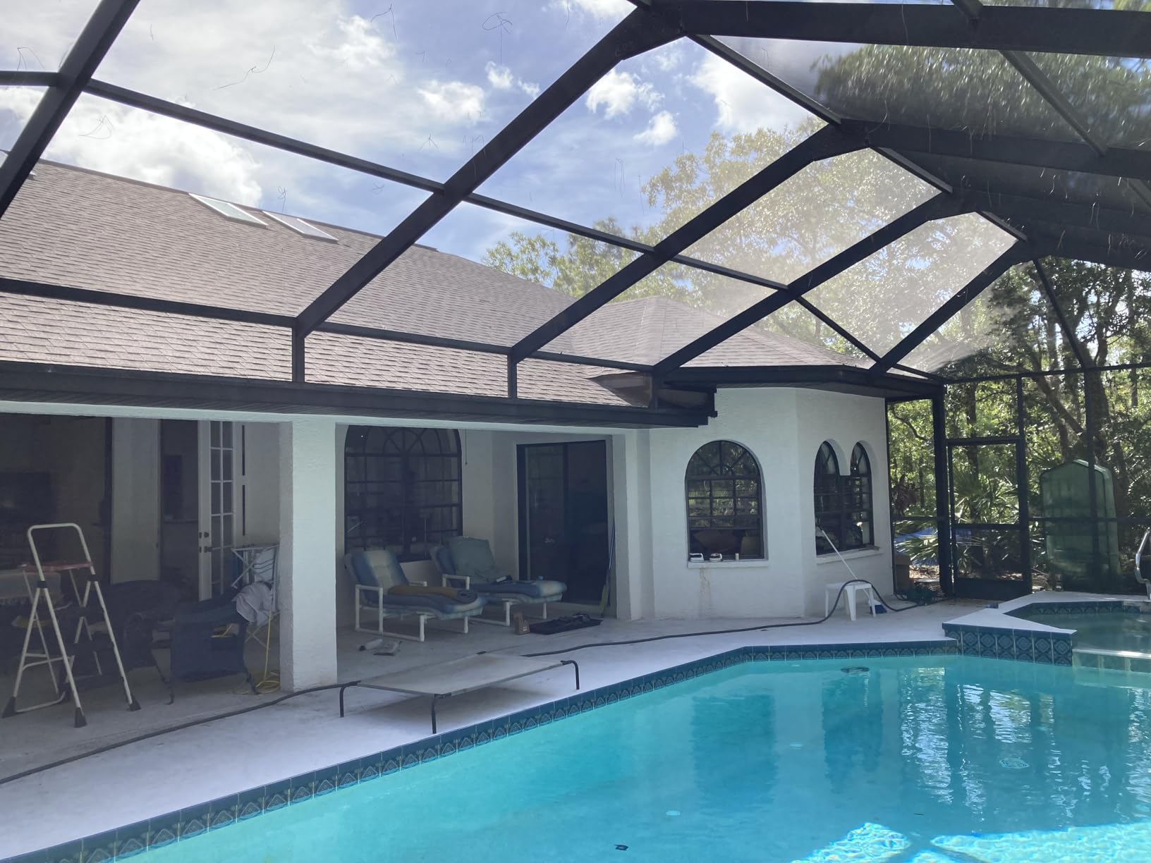 Greenworks 40V Leaf Blower/Sweeper, 150 MPH / 135 CFM, Lightweight, Quiet, with 2.0 Ah Battery and Charger, Perfect for Residential Lawn Care, Leaf Blowing Debris, Dust, Light Snow, and More customer photo 2