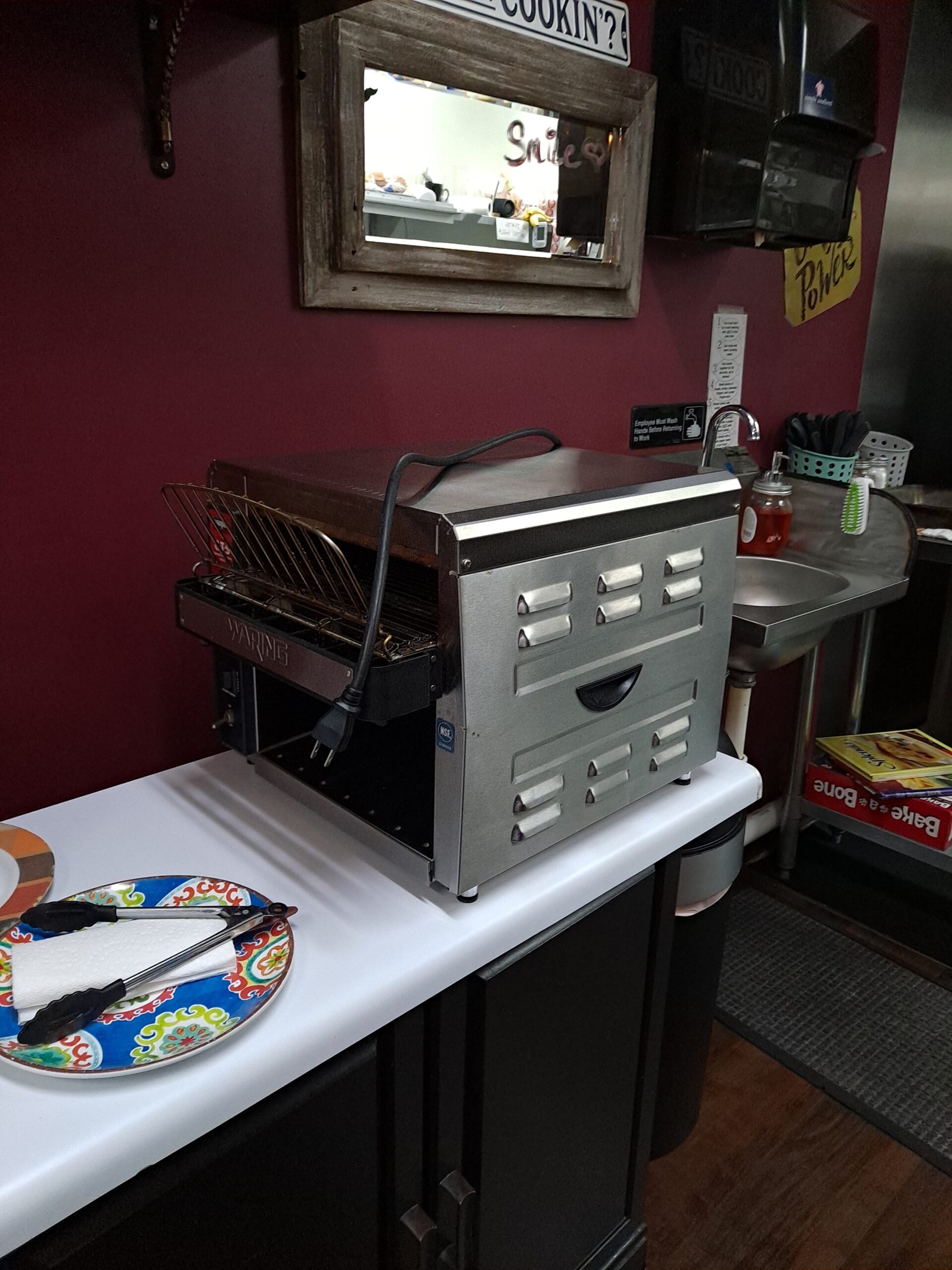 Waring Commercial CTS1000B Conveyer Toaster, 1000+ slices per hour, 208V, 2700W, 6-20 Phase Plug,Silver customer photo 1