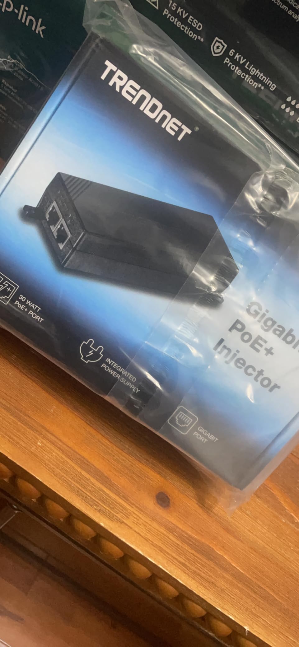 TRENDnet Gigabit Power Over Ethernet Plus Injector, PoE+ (30W) Power Network Distances Up to 100M (328 ft.), Metal Housing, Black, TPE-115GI (Pack of 1) customer photo 1