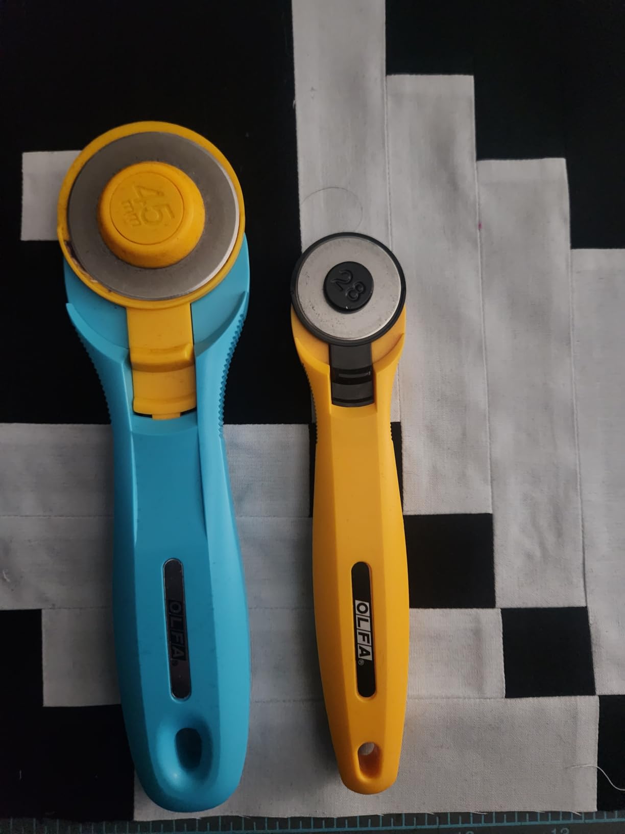 OLFA 45mm Quick-Change Rotary Cutter (RTY-2/C) - Rotary Fabric Cutter w/Blade Cover for Crafts, Sewing, Quilting customer photo 2