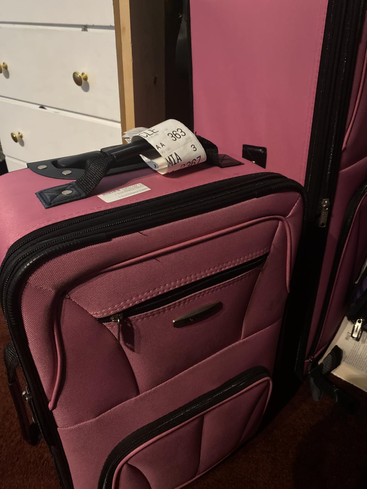 Amazon Basics Journey Softside Upright Luggage Set, Expandable, Charcoal, 4-Piece (14/19/24/28) customer photo 1