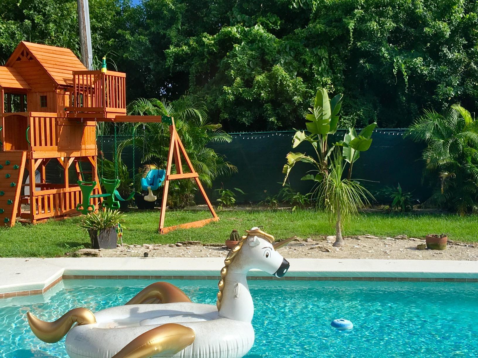 Windscreen4less Privacy Fence Screen 6'x50' Heavy Duty Windscreen Fencing Mesh Fabric Shade Cover for Outdoor Wall Garden Yard Pool Deck, Green customer photo 2