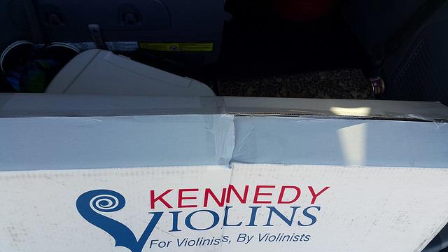 Cecilio Violin 4/4 Full Size Kit Hand Oil Rub Highly Flamed 1-Piece Back Solidwood Violin with D'Addario Prelude Strings, Size 4/4 (Full Size) customer photo 1