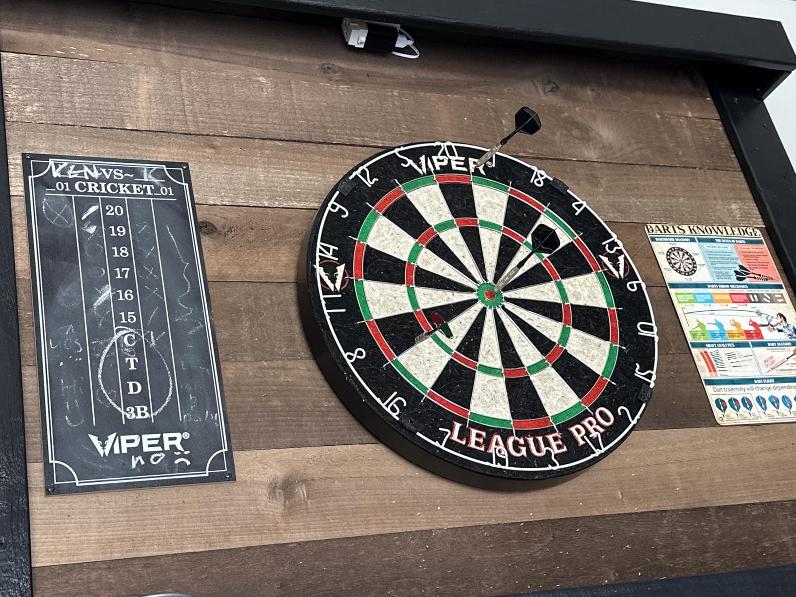 Viper League Pro Regulation Bristle Steel Tip Dartboard Starter Set with Staple-Free Bullseye, Radial Spider Wire, High-Grade Sisal with Rotating Number Ring, Chalk Cricket Scoreboard, Steel Tip Darts customer photo 1