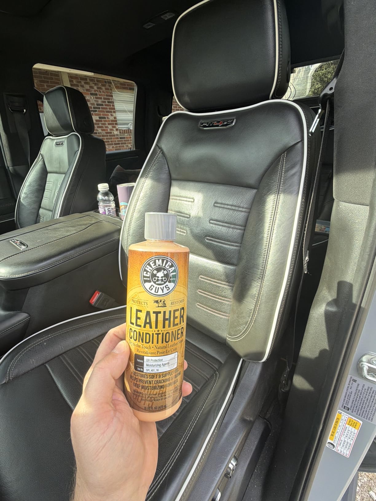 Chemical Guys Leather Conditioner, Vintage Series - Conditions, Nourishes, and Protects Natural, Synthetic, and Faux Leather Seats, Interiors, Apparel & Accessories, 16 fl oz customer photo 1