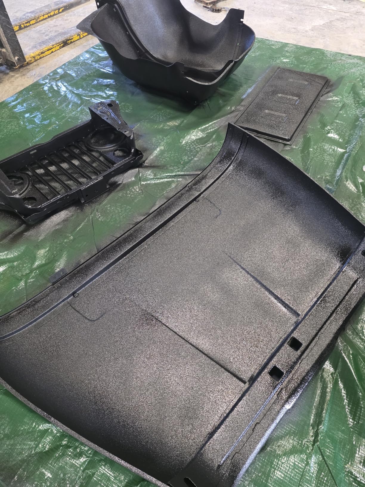 Custom Coat Black 1 Gallon Urethane Spray-On Truck Bed Liner Kit with Spray Gun and Regulator - Easy 3 to 1 Mix Ratio, Just Mix, Shake and Shoot It - Professional Durable Textured Protective Coating customer photo 1