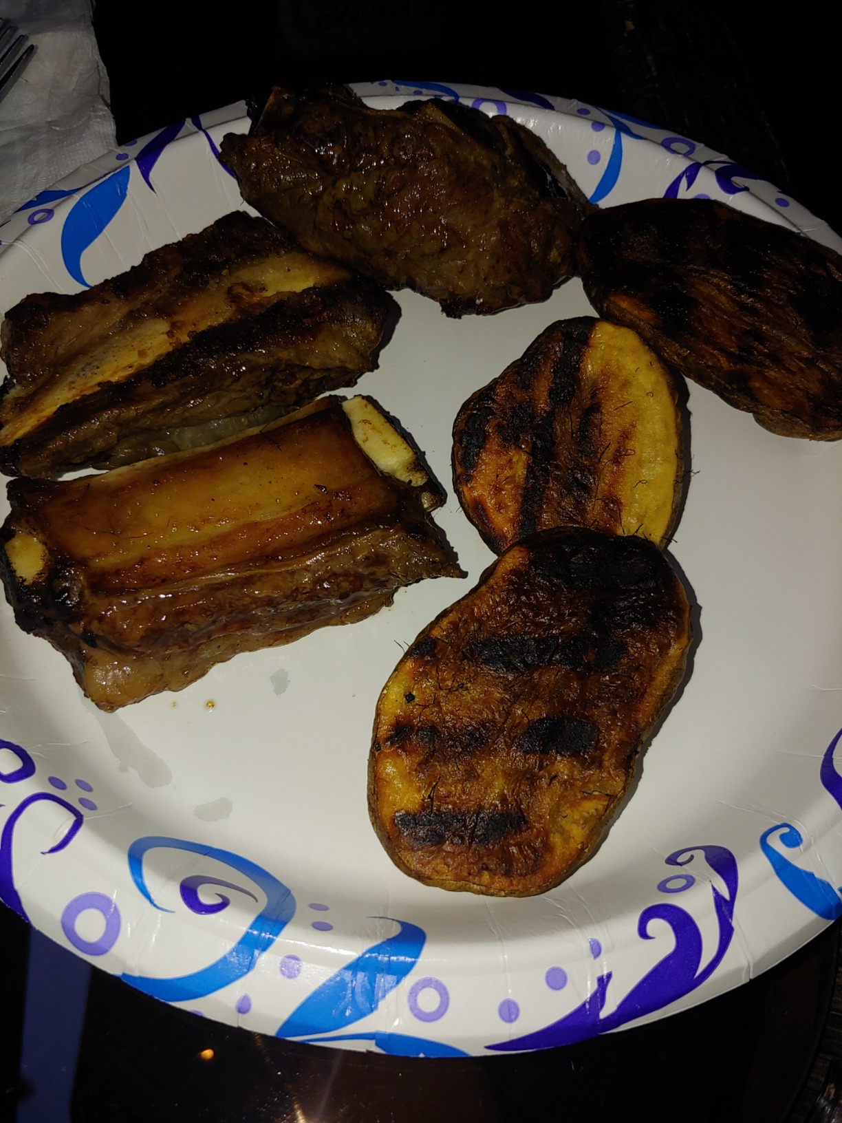 Weber Q1400 Electric Grill, Gray - Portable 1560-Watt Outdoor Electric BBQ with Porcelain-Enameled Cast-Iron Grates - Compact Balcony & Patio Grill with Infinite Control Settings customer photo 2