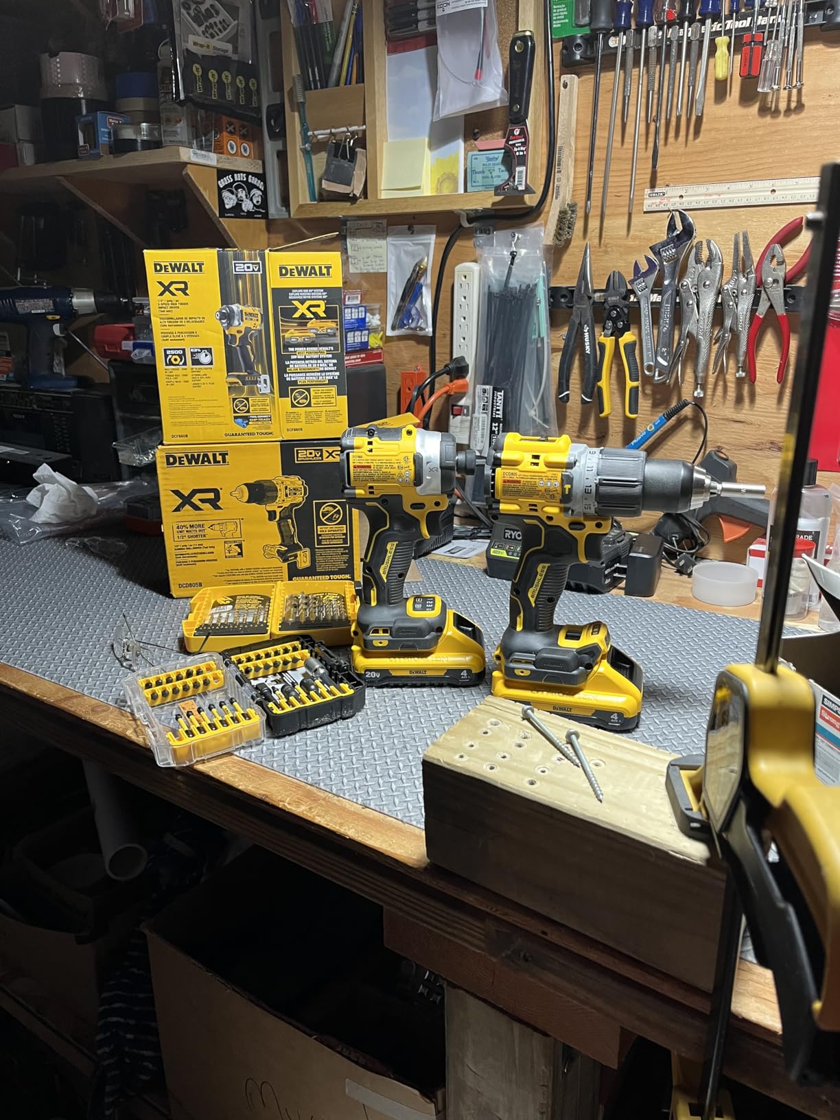 DEWALT Screwdriver Bit Set, 40 Pcs. Impact Ready, FlexTorq Impact Driver Bit Set with Storage Case (DWA2T40IR) customer photo 2