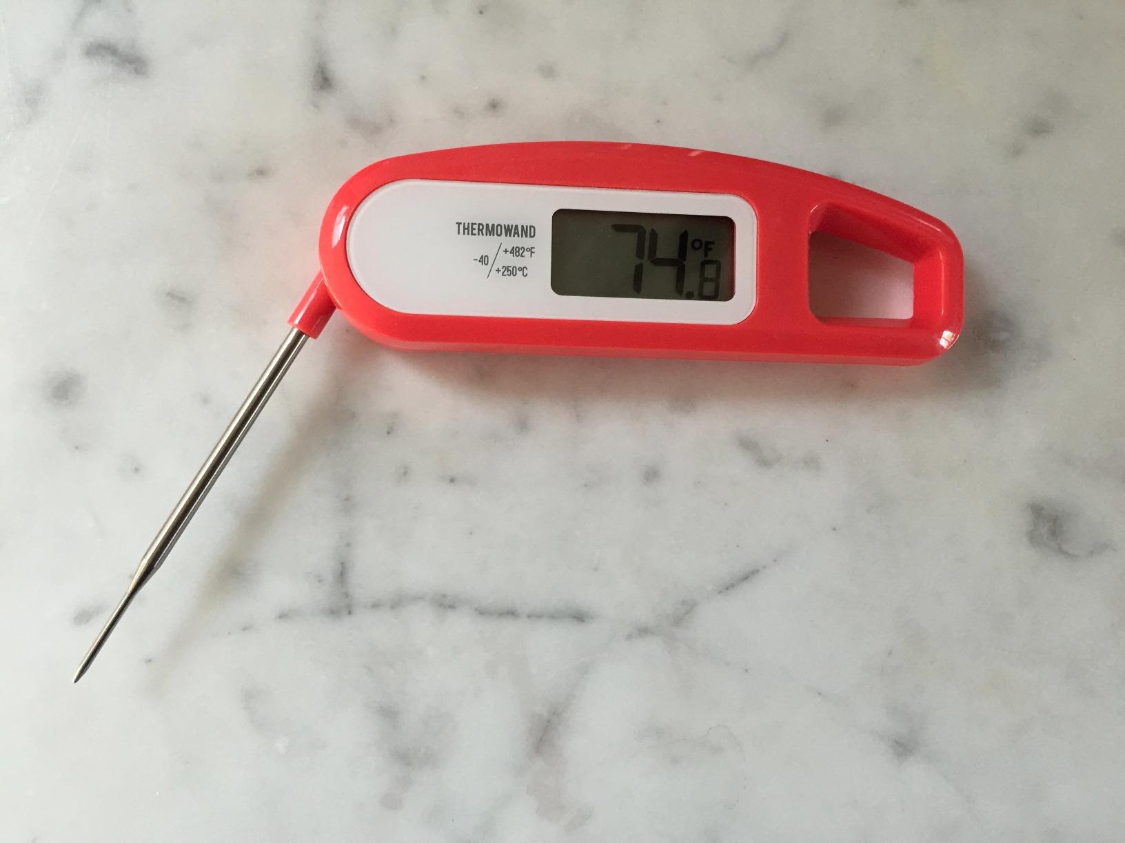 Lavatools Javelin Ultra-Fast 3-Second Digital Instant Read Meat Thermometer for Grill and Cooking, 2.75 inch Probe, Compact Foldable Design, Large Display, IP65 Water Resistant, NSF Certified - Sambal customer photo 2