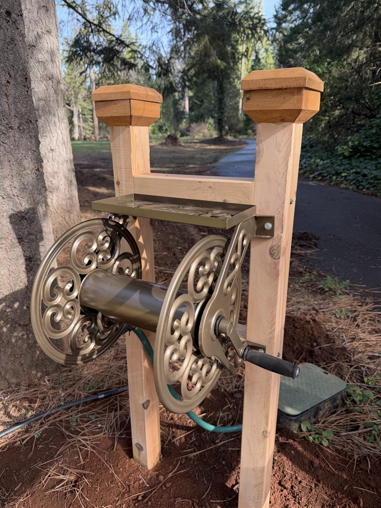 Liberty Garden 708 Steel Decorative Wall Mount Garden Hose Reel, Holds 125-Feet of 5/8-Inch Hose - Bronze customer photo 1